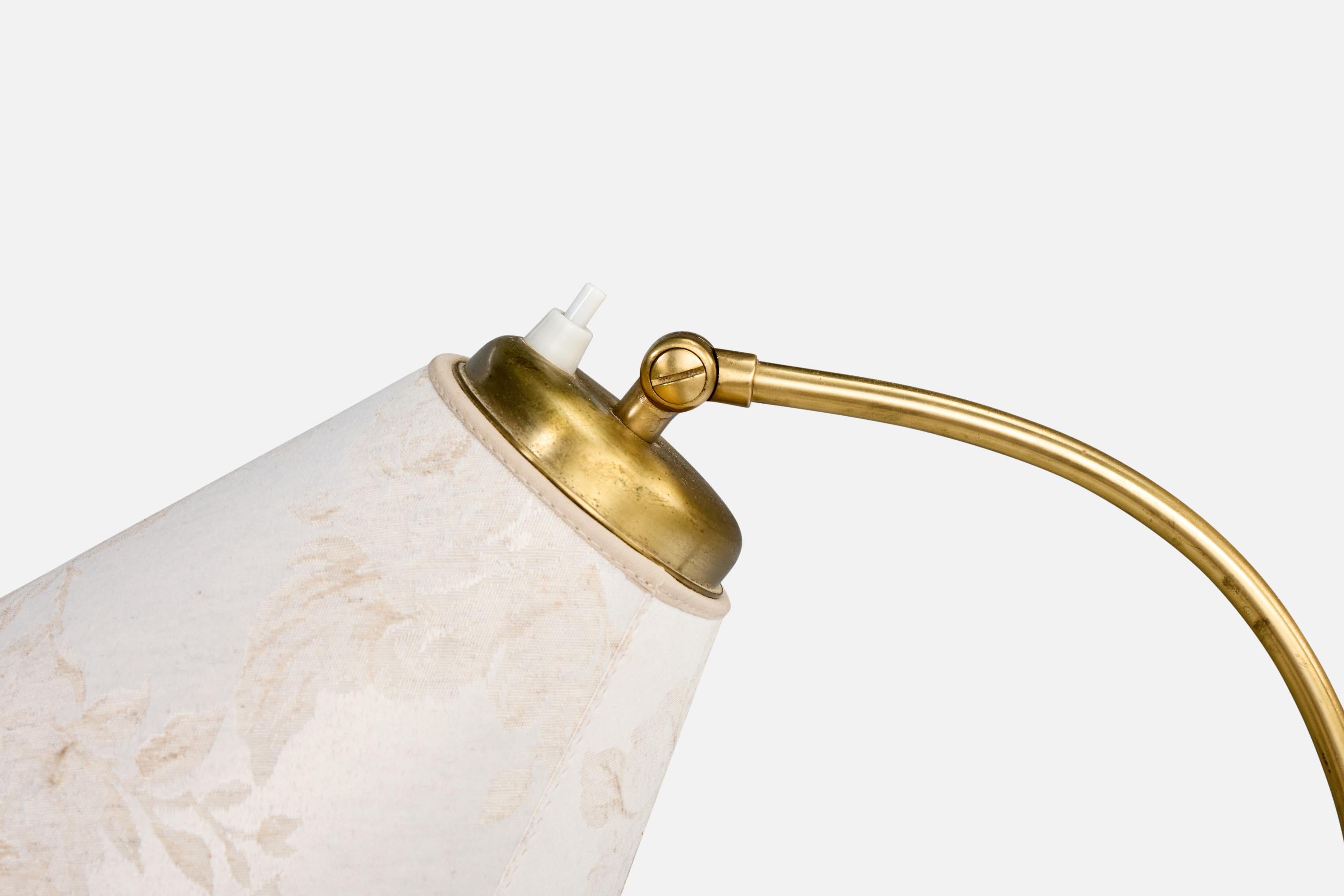 Milieu du XXe siècle Créateur suédois, lampadaire, laiton, tissu, Suède, années 1950 en vente