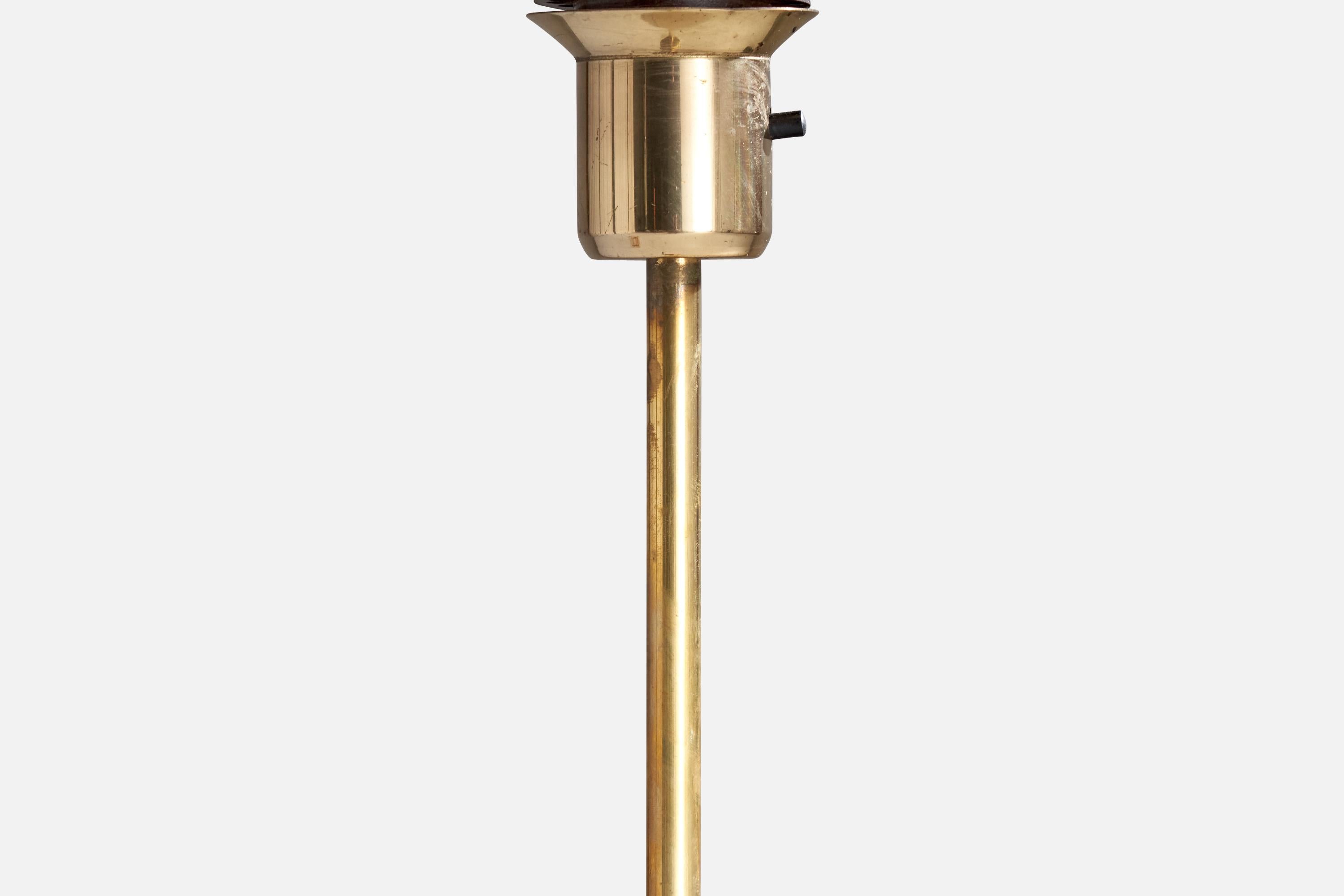Svedese Lampada da terra di design svedese, ottone, tessuto, Svezia, anni '1960 in vendita
