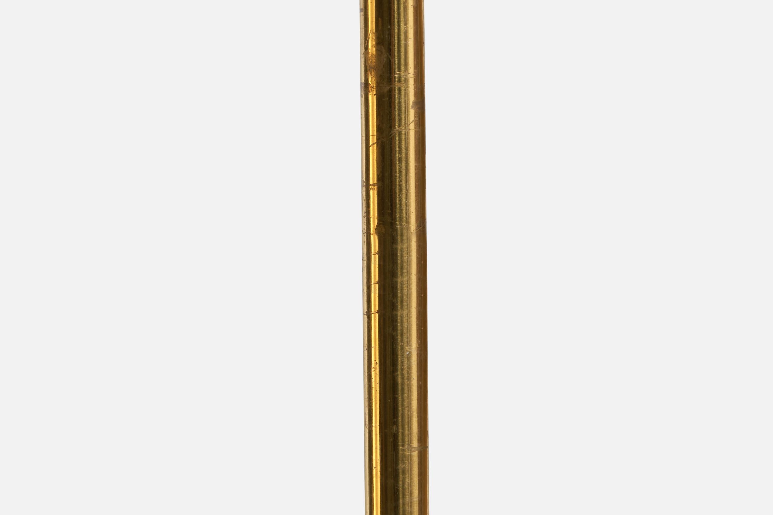 Laiton Designer suédois, lampadaire, laiton, tissu, Suède, années 1960 en vente