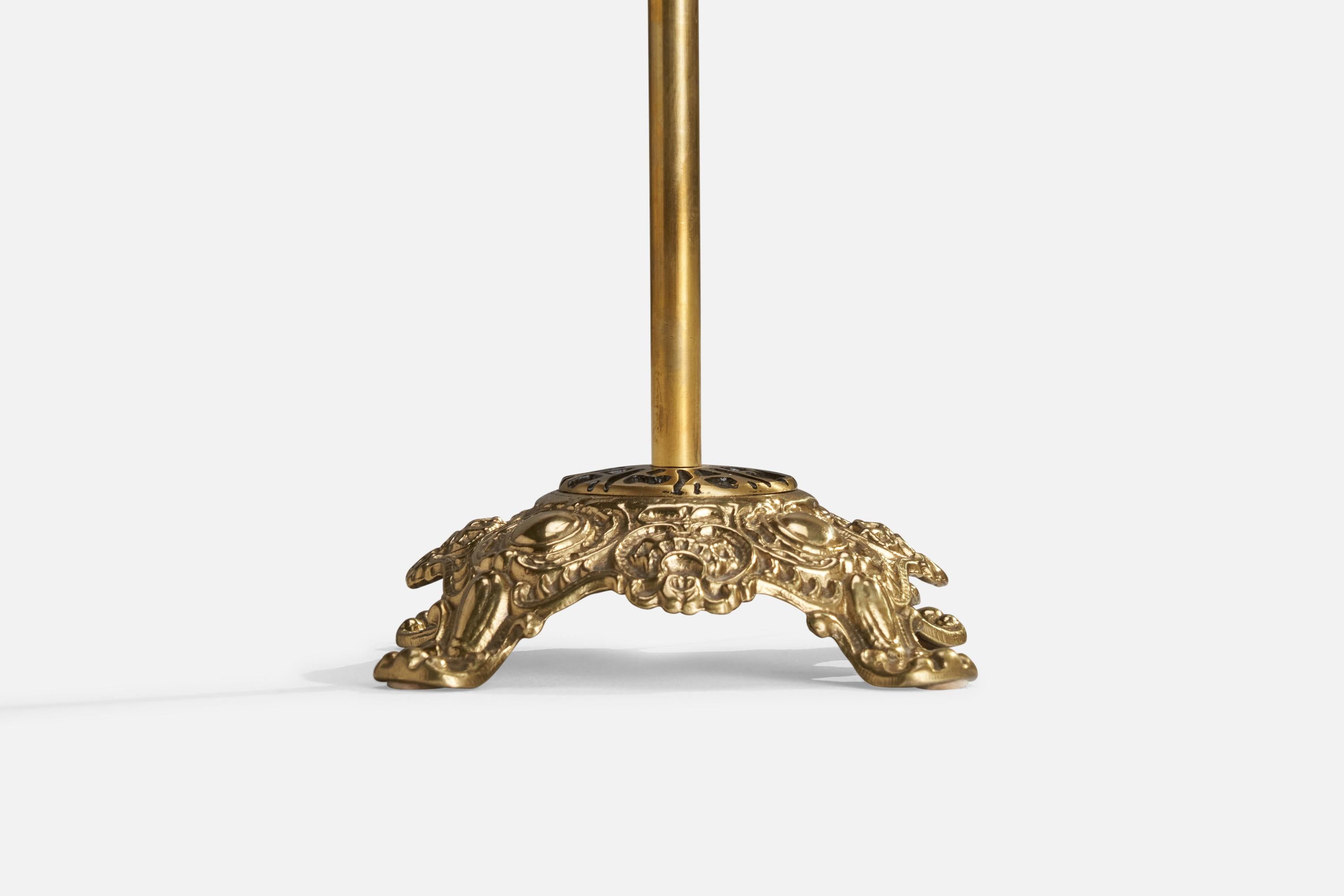 Laiton Designer suédois, lampadaire, laiton, verre, Suède, 1970 en vente