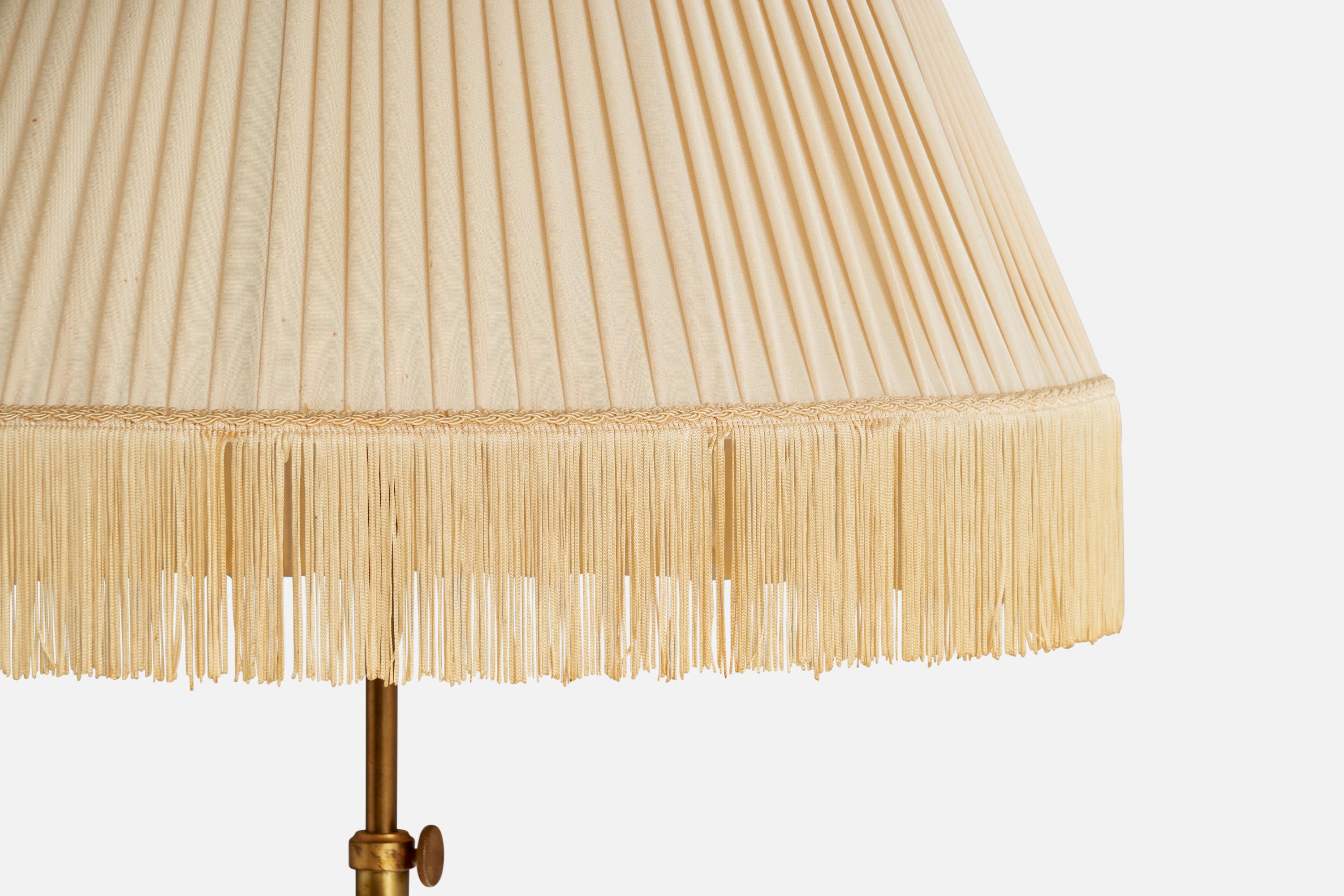 Designer suédois, lampadaire, laiton, marbre, tissu, Suède, années 1930 Bon état - En vente à High Point, NC