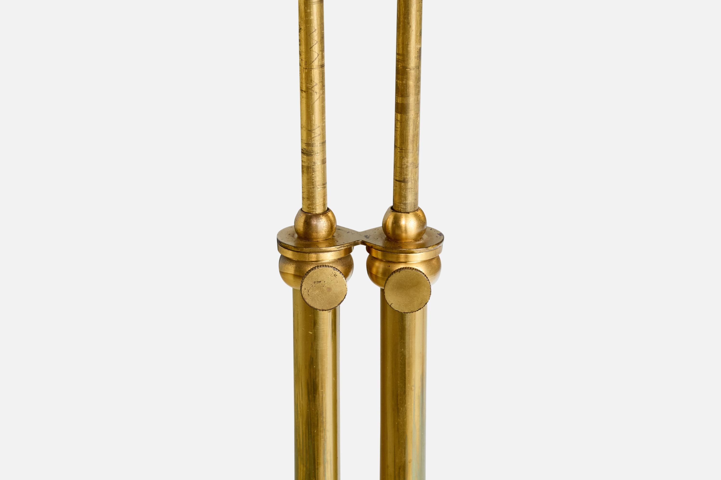 Milieu du XXe siècle Designer suédois, lampadaire, laiton, marbre, tissu, Suède, années 1930 en vente