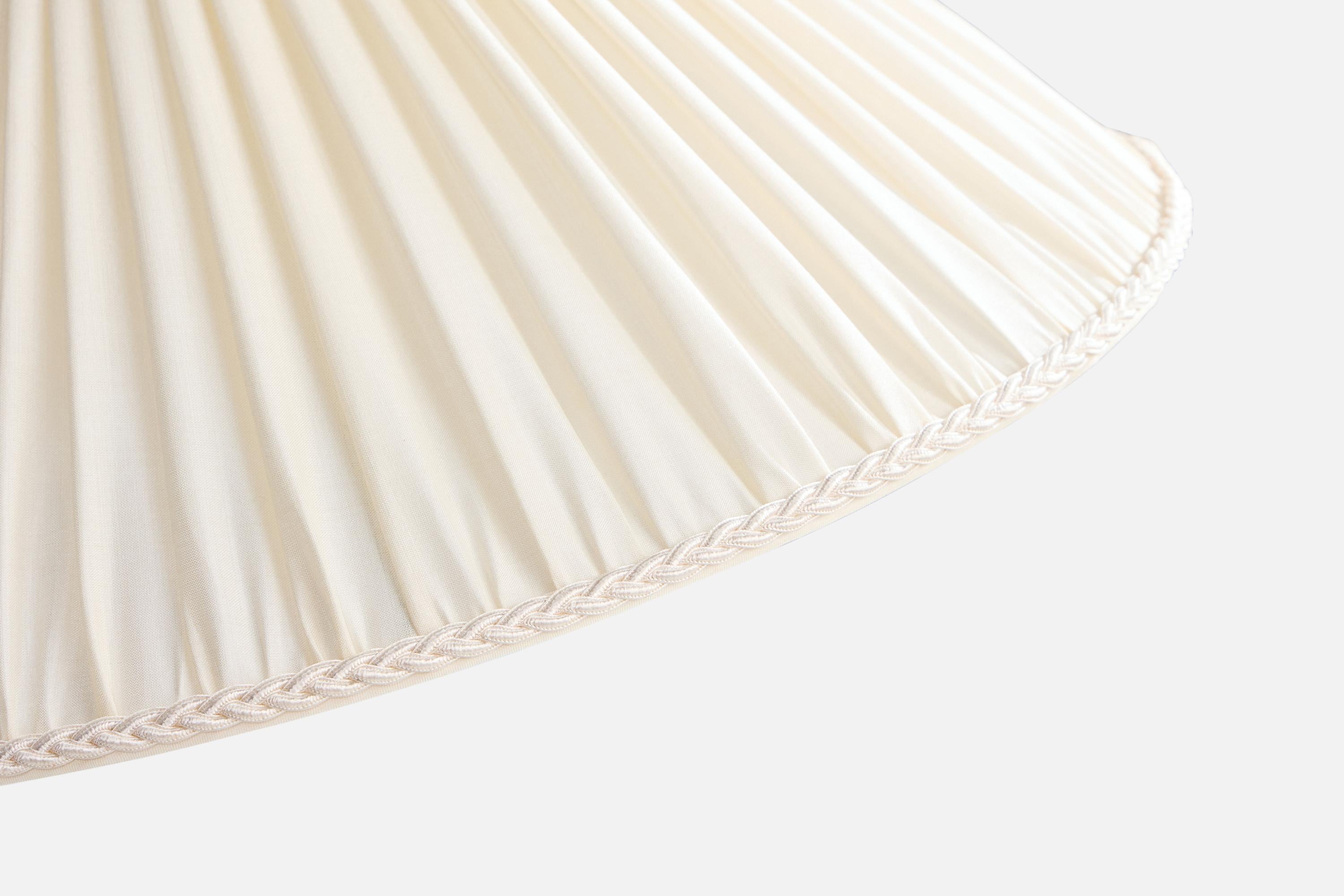 Lampadaire de designer suédois, laiton, métal, tissu, Suède, années 1950 Bon état - En vente à High Point, NC