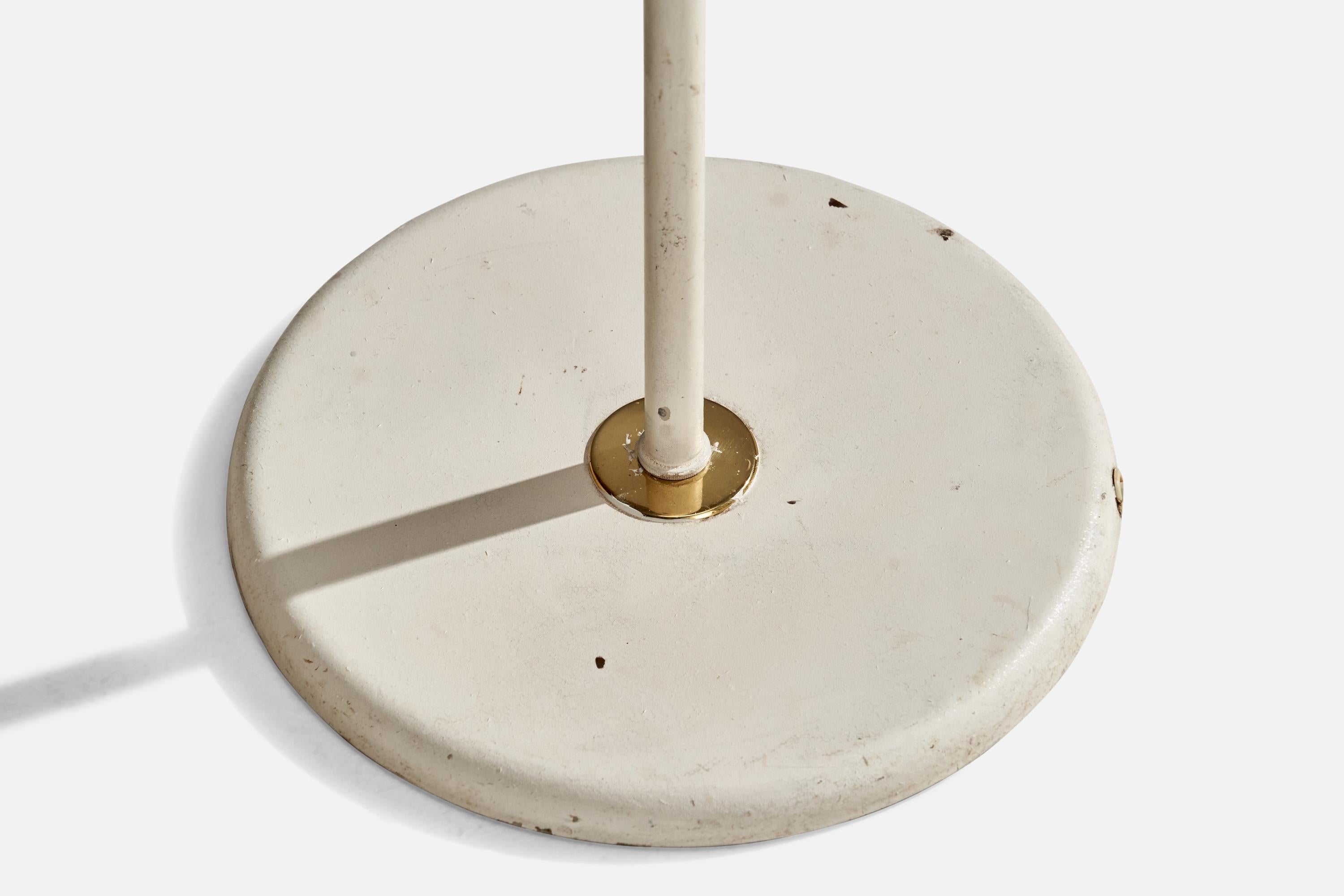 Milieu du XXe siècle Lampadaire de designer suédois, laiton, métal, tissu, Suède, années 1950 en vente