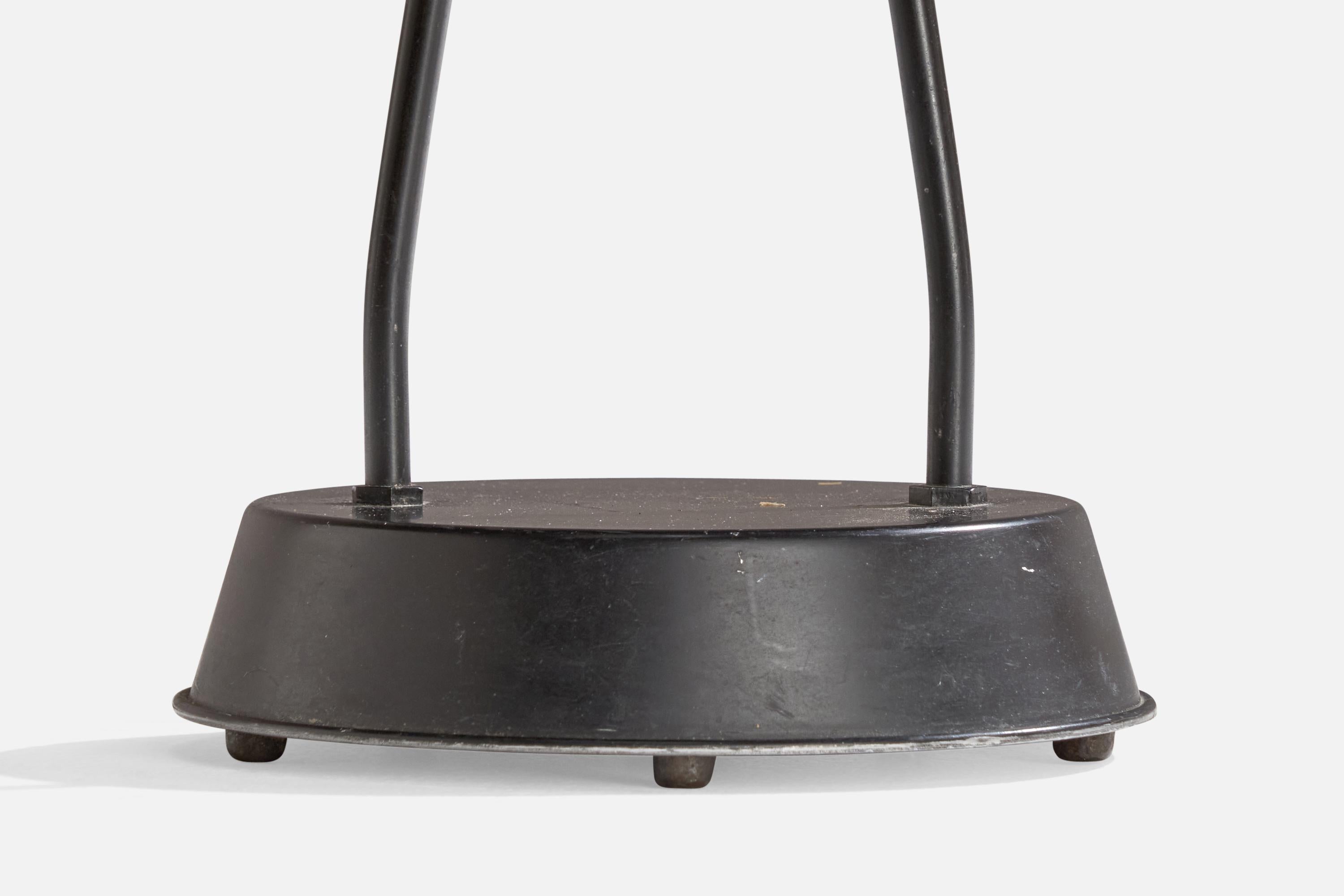 Lampadaire de designer suédois, laiton, métal, rotin, Suède, années 1950 en vente 3