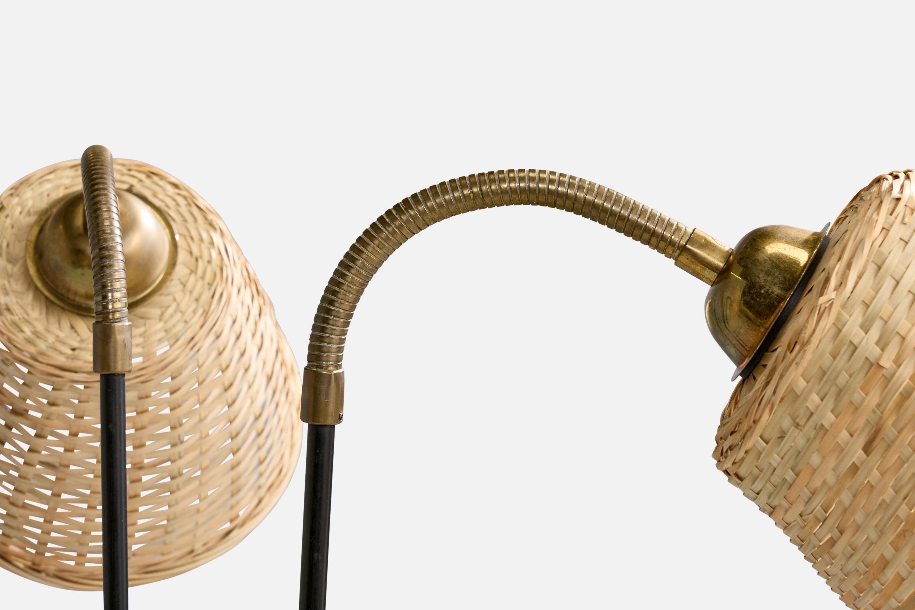 Lampadaire de designer suédois, laiton, métal, rotin, Suède, années 1960 Bon état - En vente à High Point, NC