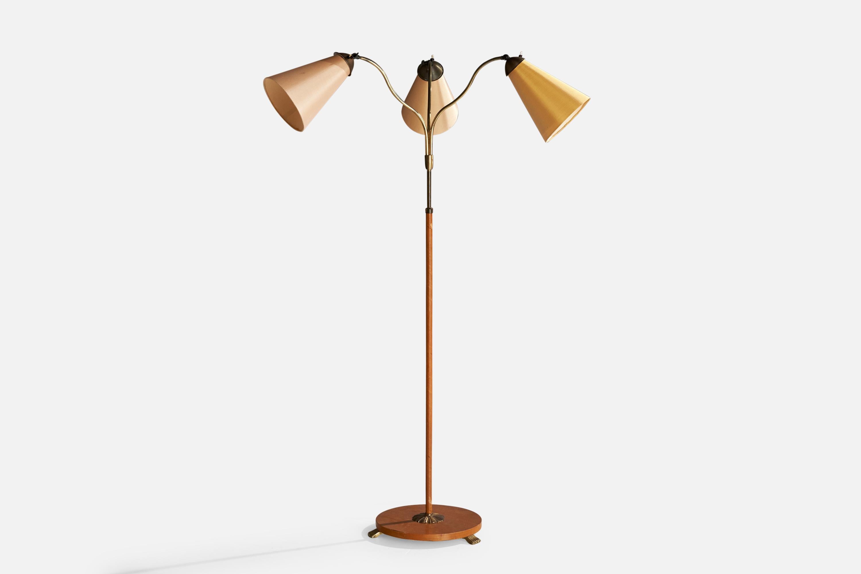 Lampada da terra regolabile in ottone, oak, legno e tessuto giallo rosa, progettata e prodotta in Svezia, negli anni '30 circa.

Dimensioni della lampada con paralume (pollici): 64