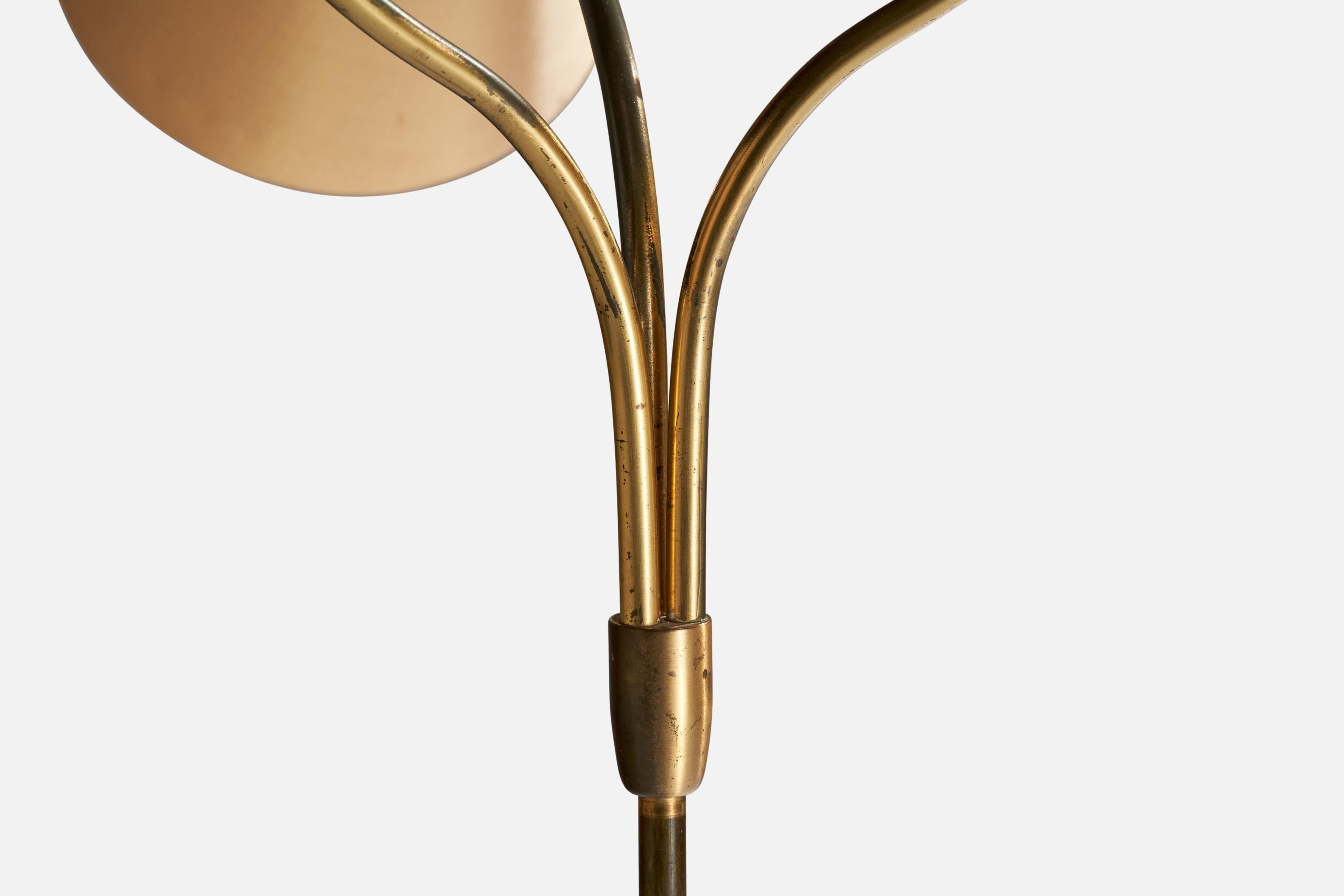 Ottone Lampada da terra di design svedese, ottone, quercia, tessuto, Svezia, anni '30 in vendita