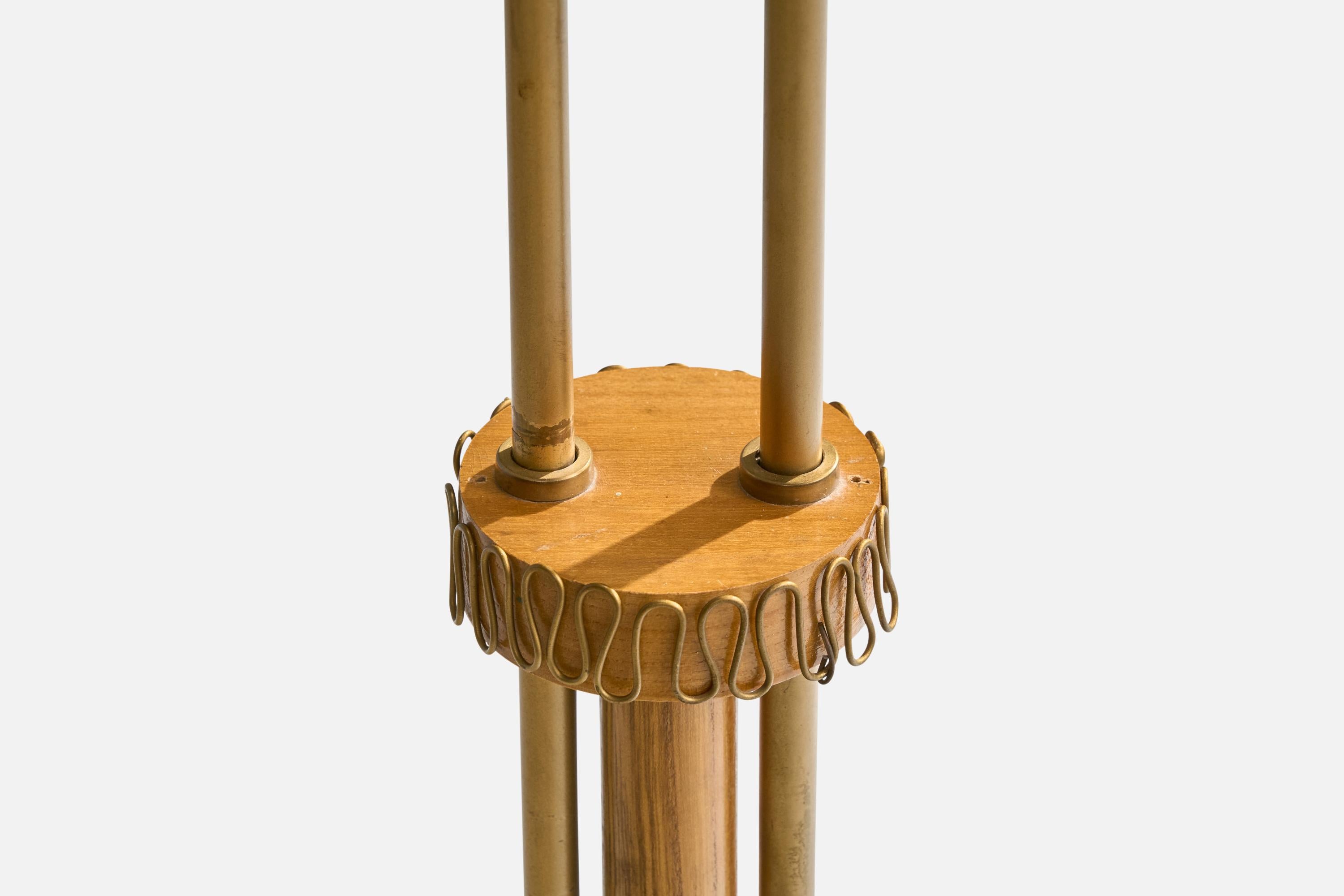 Lampada da terra di design svedese, ottone, quercia, tessuto, Svezia, anni '40 in vendita 4