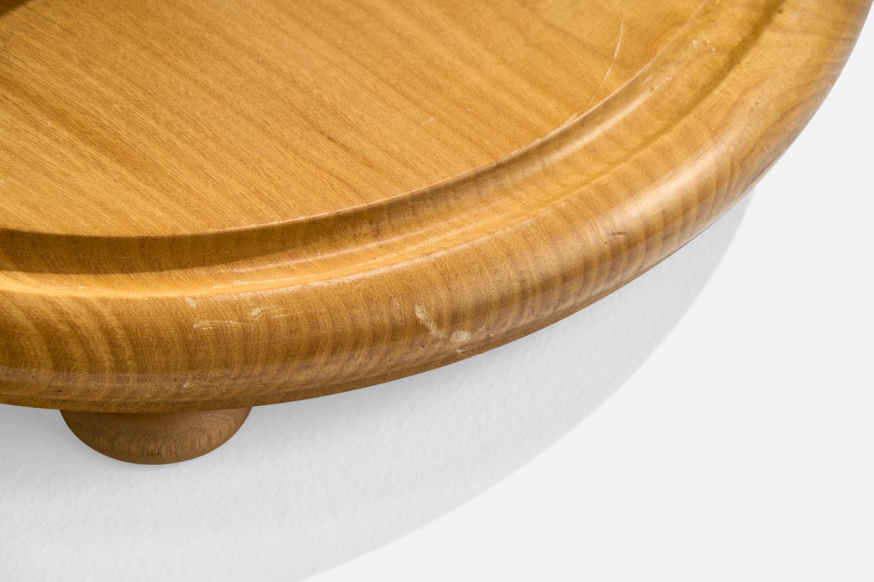 Lampada da terra di design svedese, ottone, quercia, tessuto, Svezia, anni '40 In condizioni discrete in vendita a High Point, NC