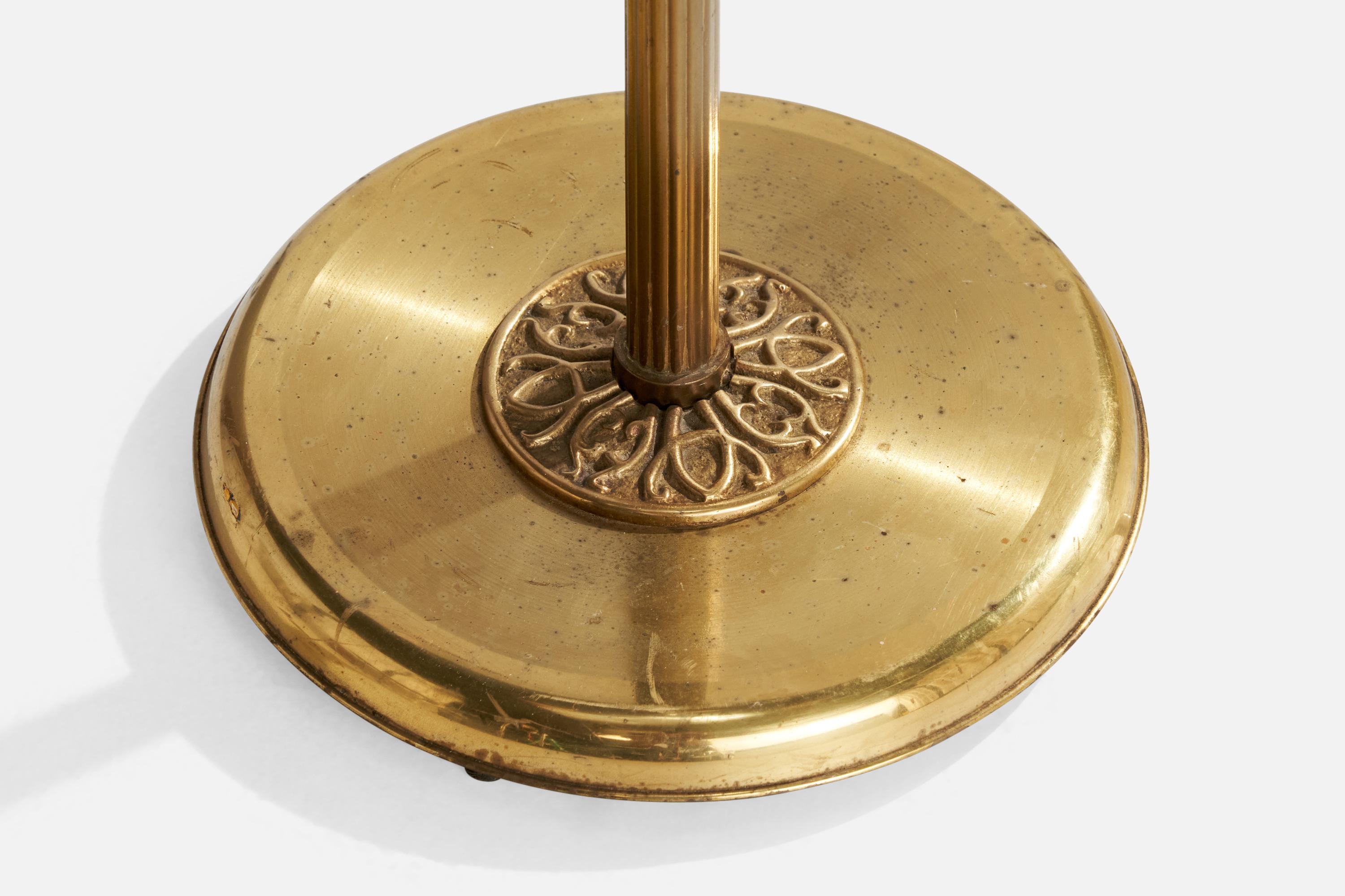 Lampada da terra di design svedese, ottone, quercia, rattan, Svezia, anni '1940 in vendita 1