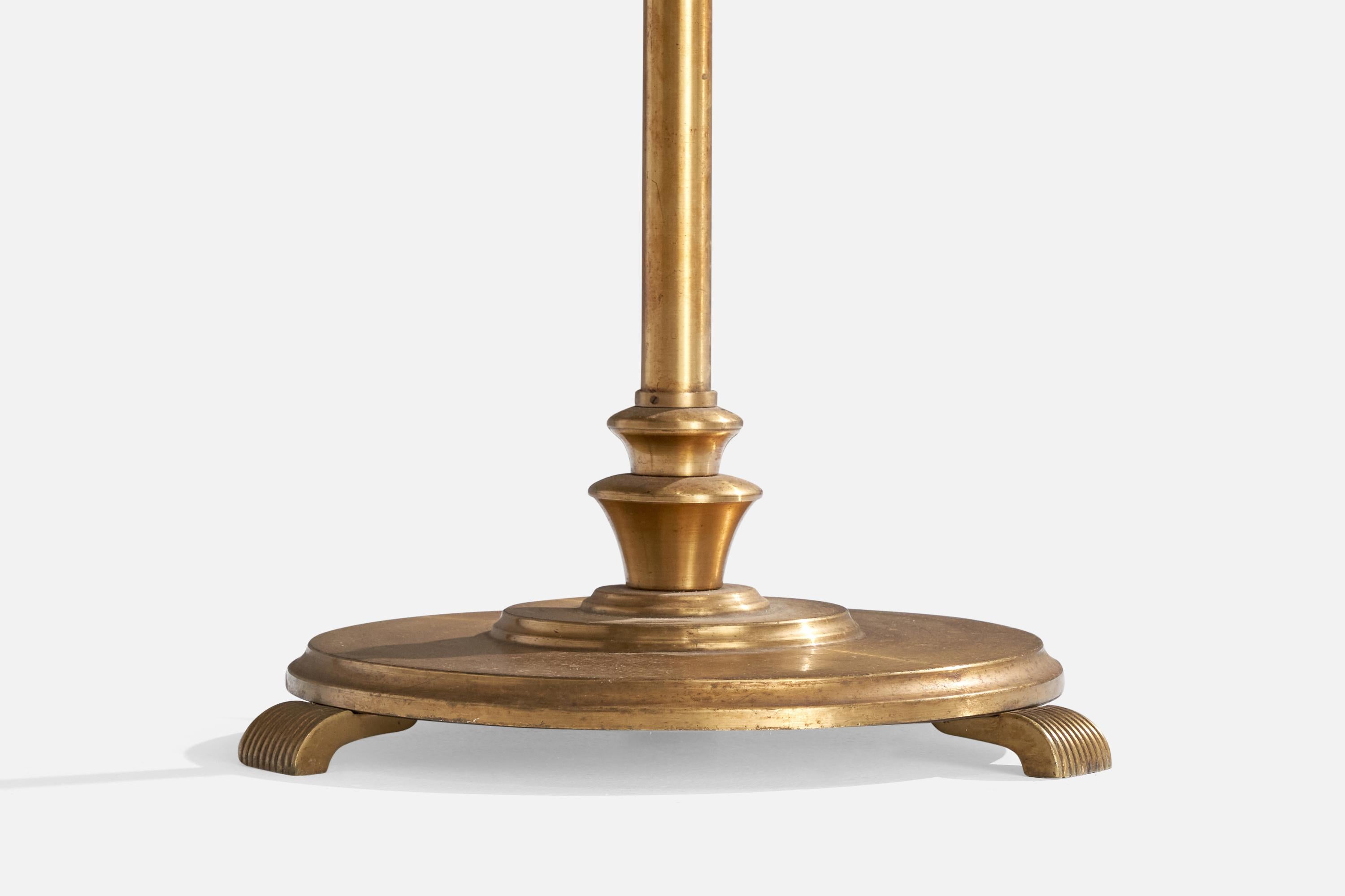 Scandinave moderne Designer suédois, lampadaire, laiton, papier, Suède, années 1930 en vente