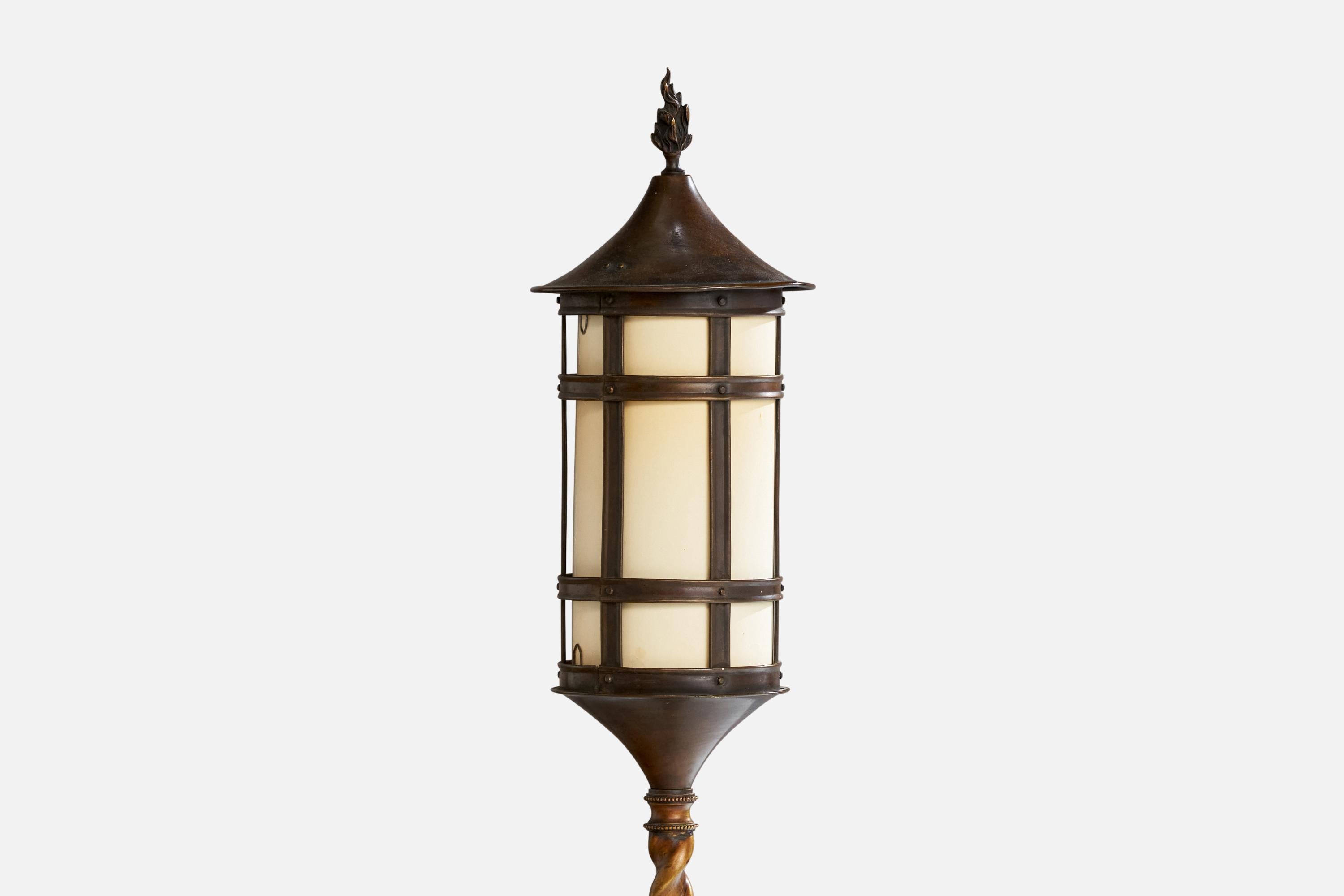 Svedese Lampada da terra di design svedese, ottone, carta, Svezia, anni '30 in vendita