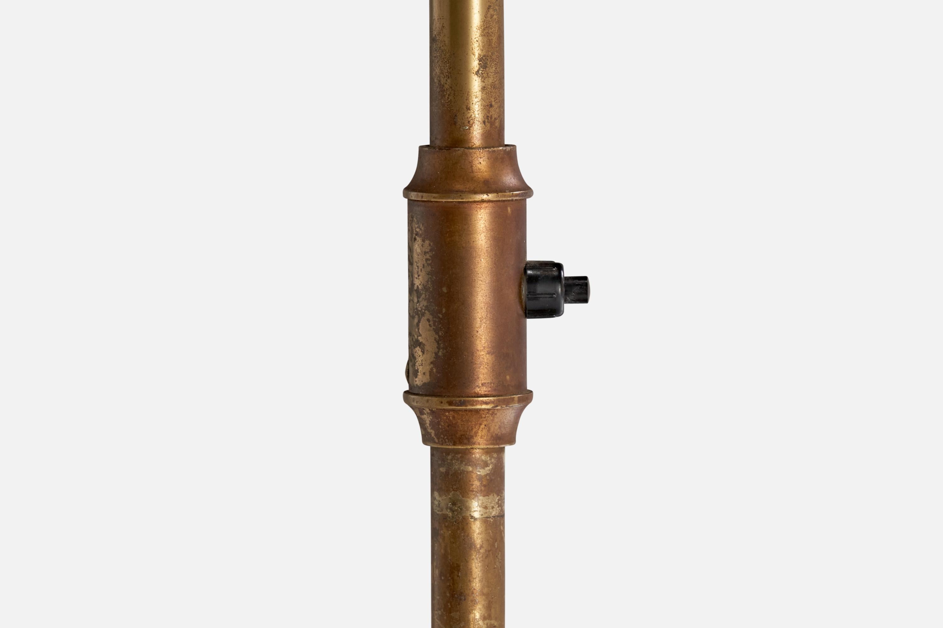 Designer suédois, lampadaire, laiton, papier, Suède, années 1930 en vente 1