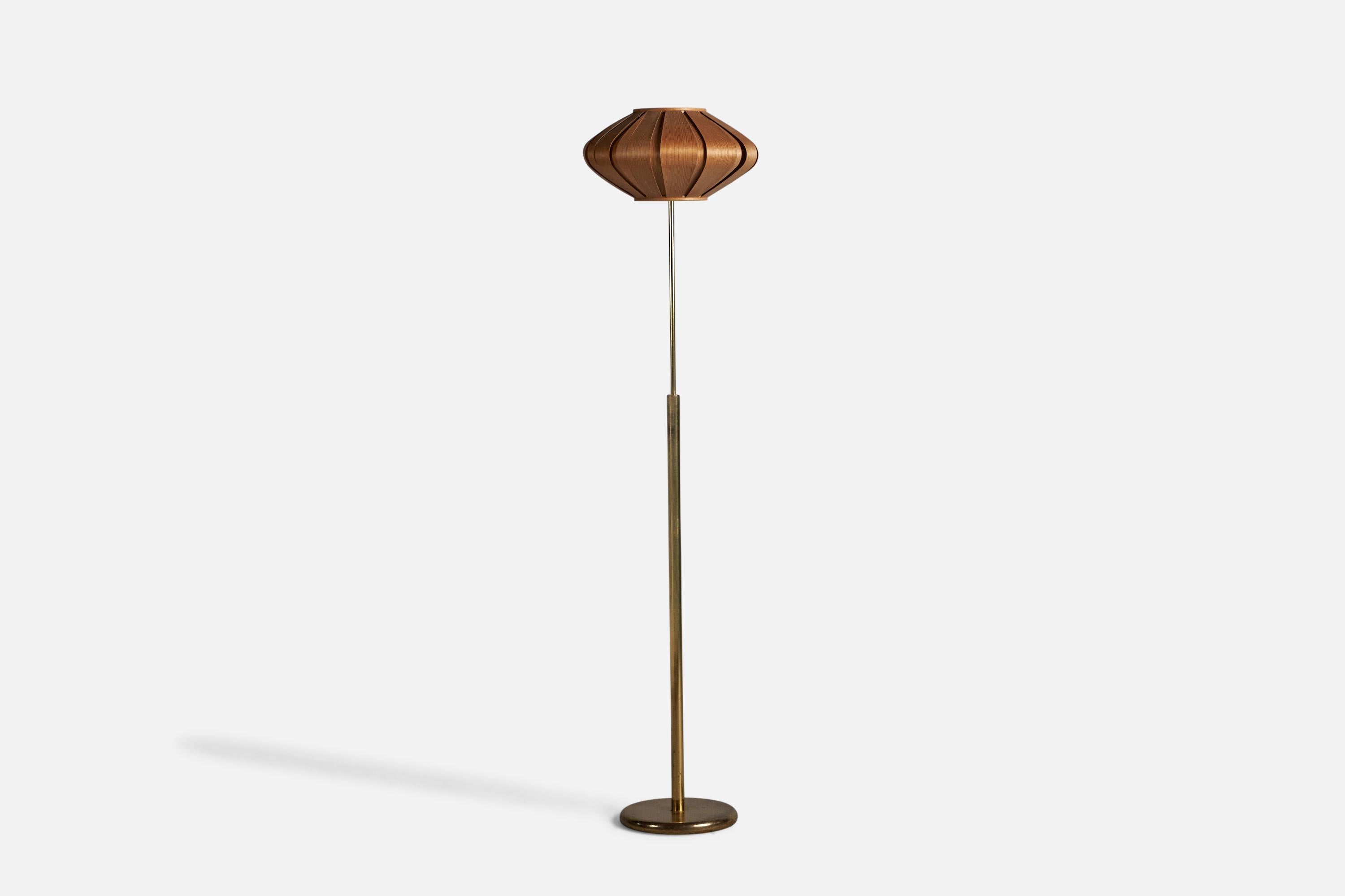 A brass, pine and moulded pine veneer floor lamp, designed and produced in Sweden, c. 1970s.

Overall Dimensions (inches): 63.5