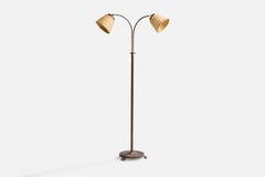 Lampada da terra di design svedese, ottone, rattan, Svezia, anni '1940
