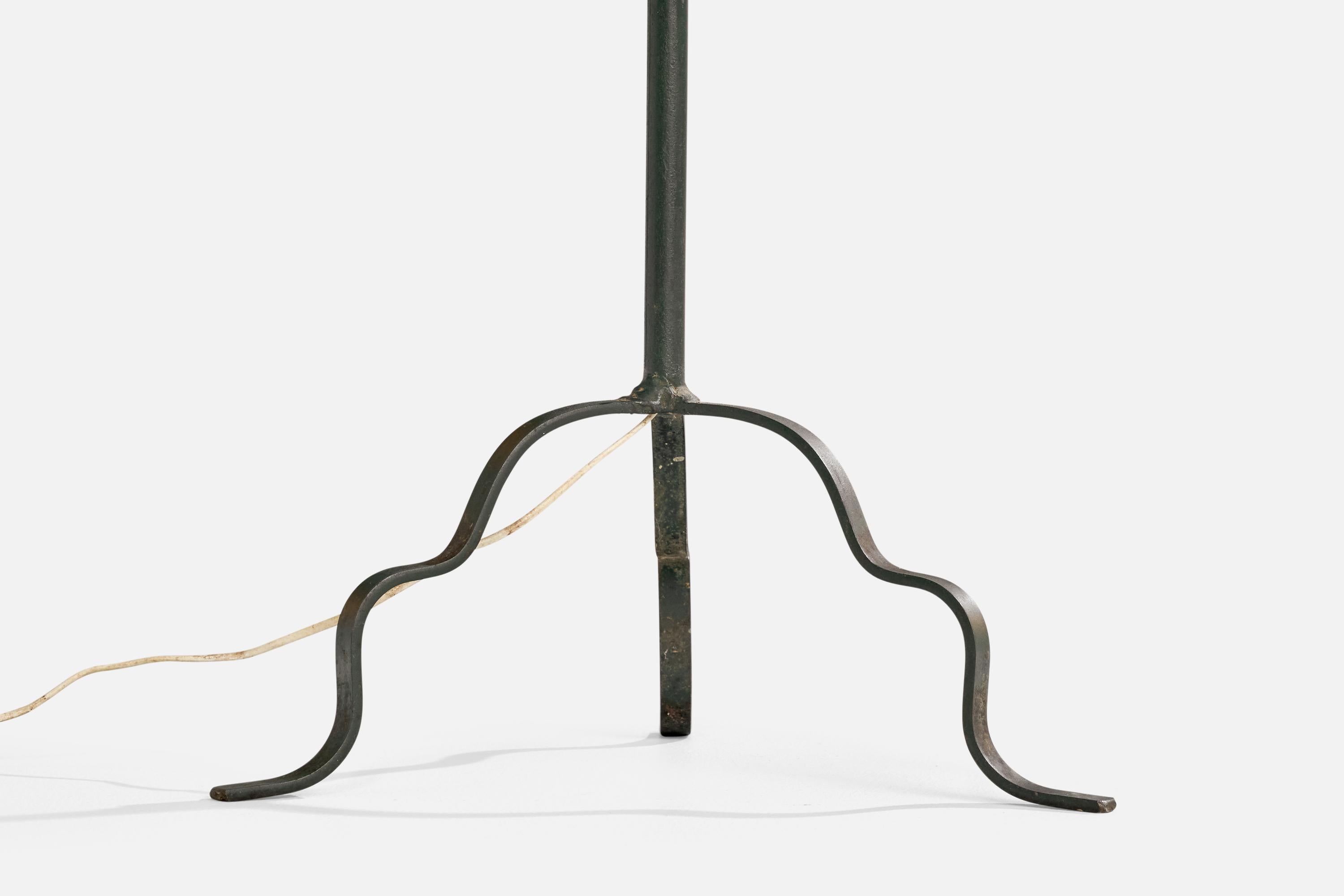 Lampadaire de designer suédois, laiton, rotin, Suède, années 1940 en vente 3