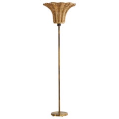 Lampada da terra di design svedese, ottone, rattan, Svezia, anni '1950