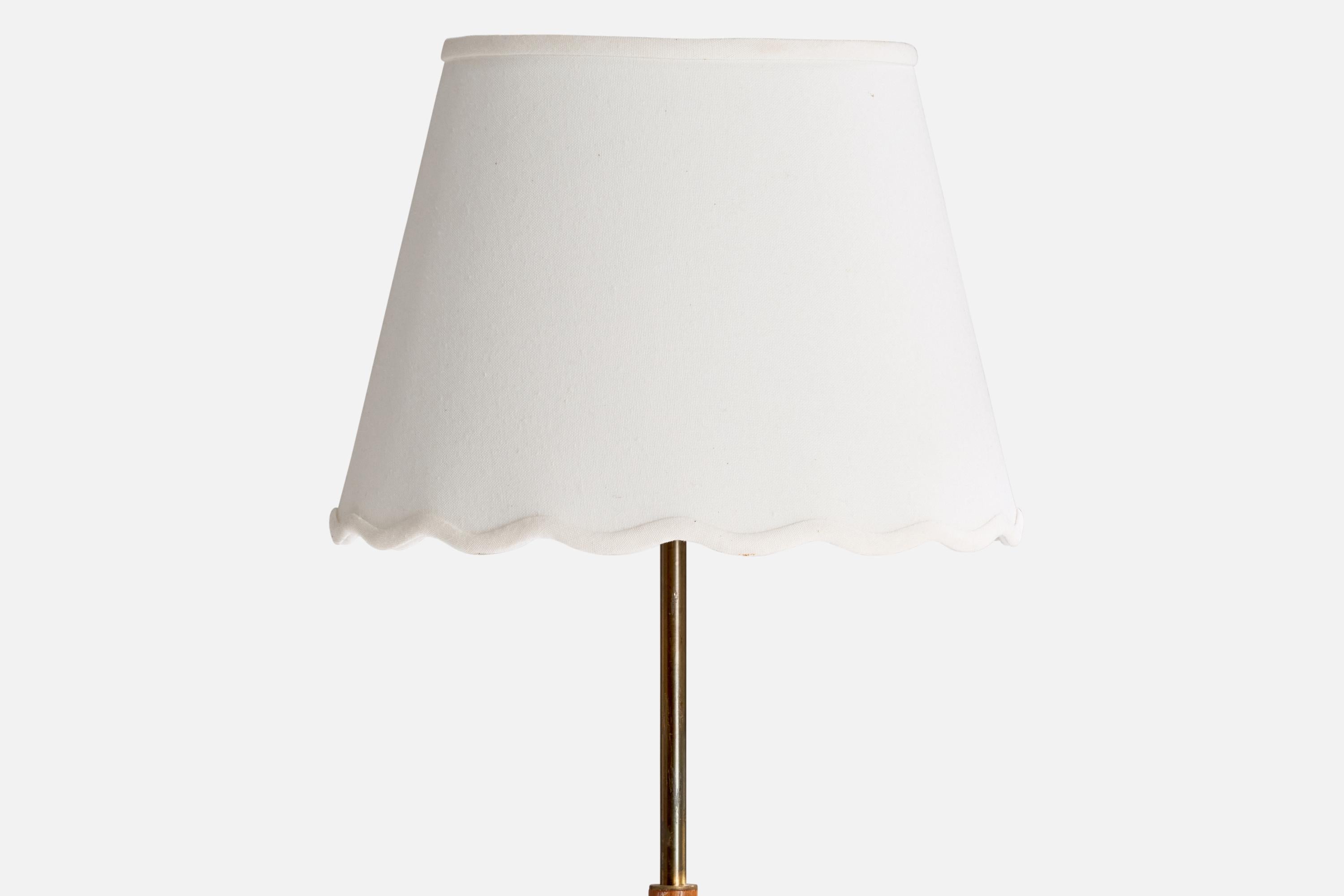 Scandinave moderne Lampadaire de designer suédois, laiton, teck, tissu, Suède, années 1950 en vente