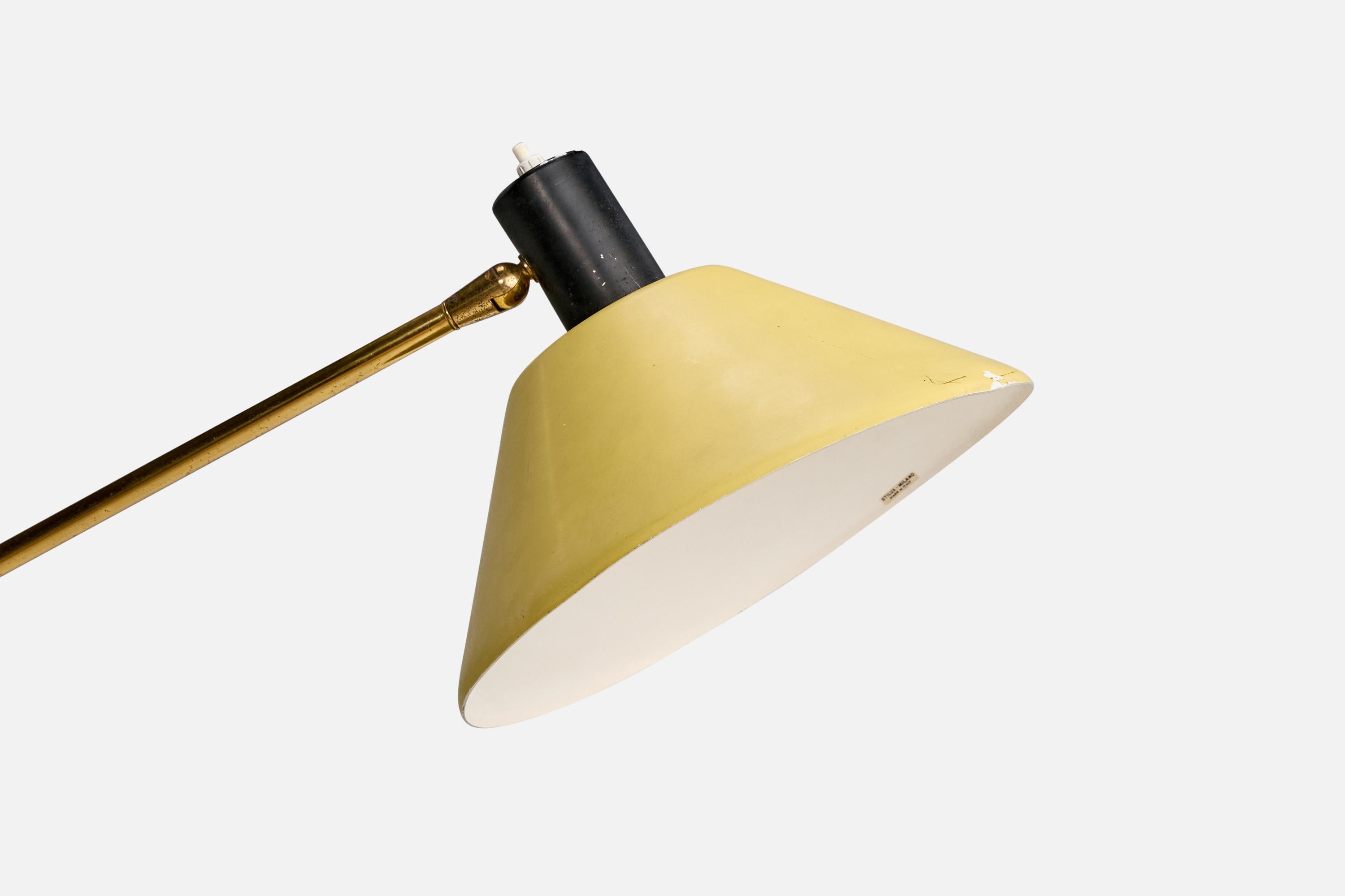 Italiano Lampada da terra di design svedese, cromo, legno, Svezia, anni '30 in vendita
