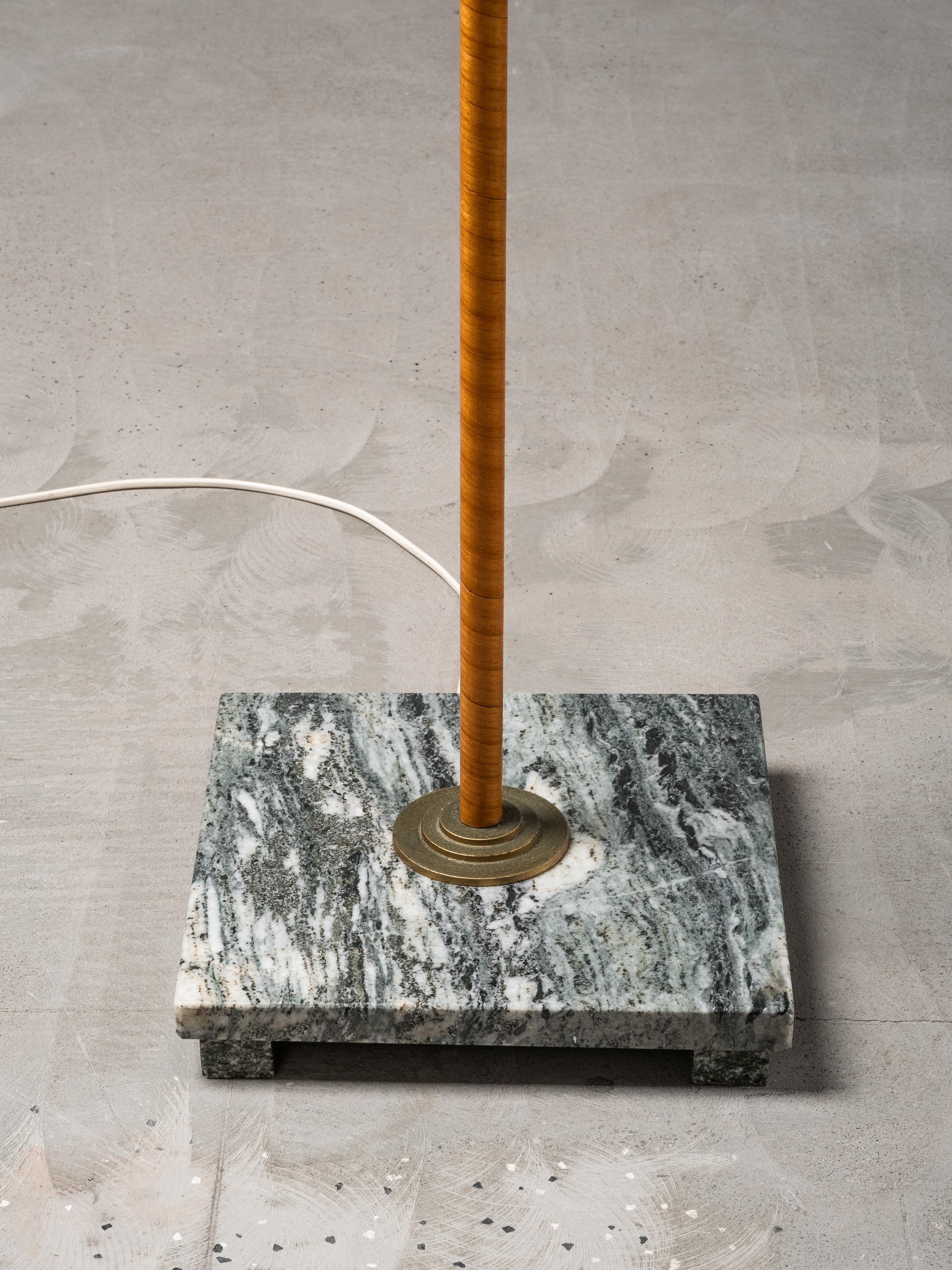 Swedish Designer, Floor Lamp in Brass, Birch and Blue-Grey Marble Base, 1940s In Good Condition For Sale In Karis, Nyland