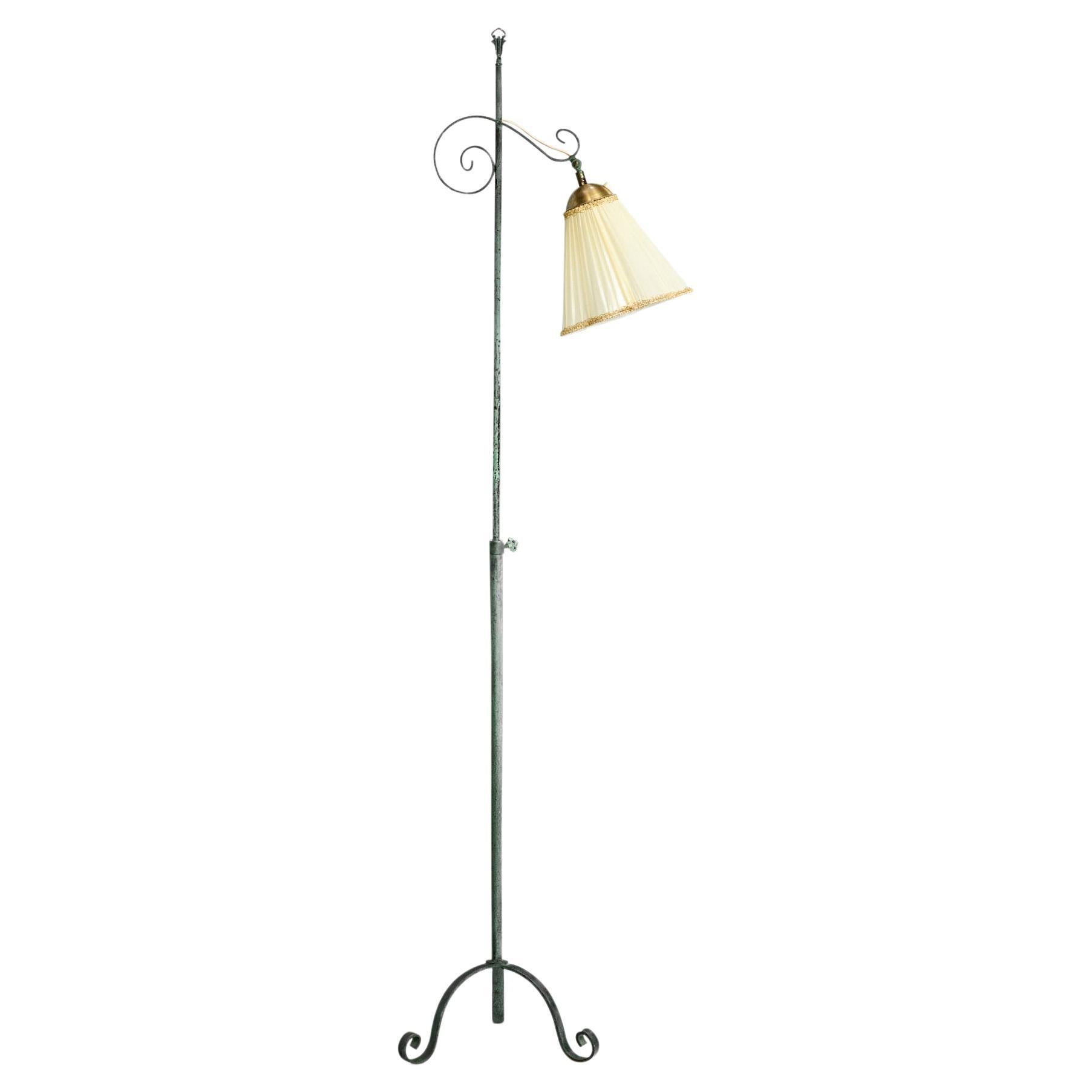 Designer suédois, lampadaire, fer, laiton, tissu, Suède, années 1940