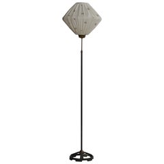 Lampada da terra di design svedese, ferro, ottone, tessuto, Svezia, anni '50