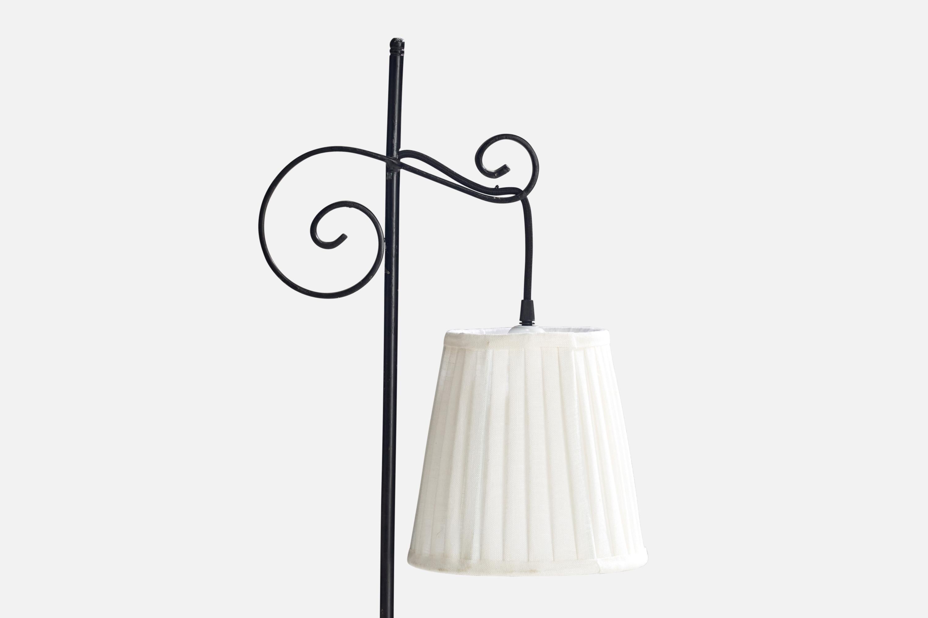 Scandinavo moderno Lampada da terra di design svedese, ferro, tessuto, Svezia, anni '40 in vendita