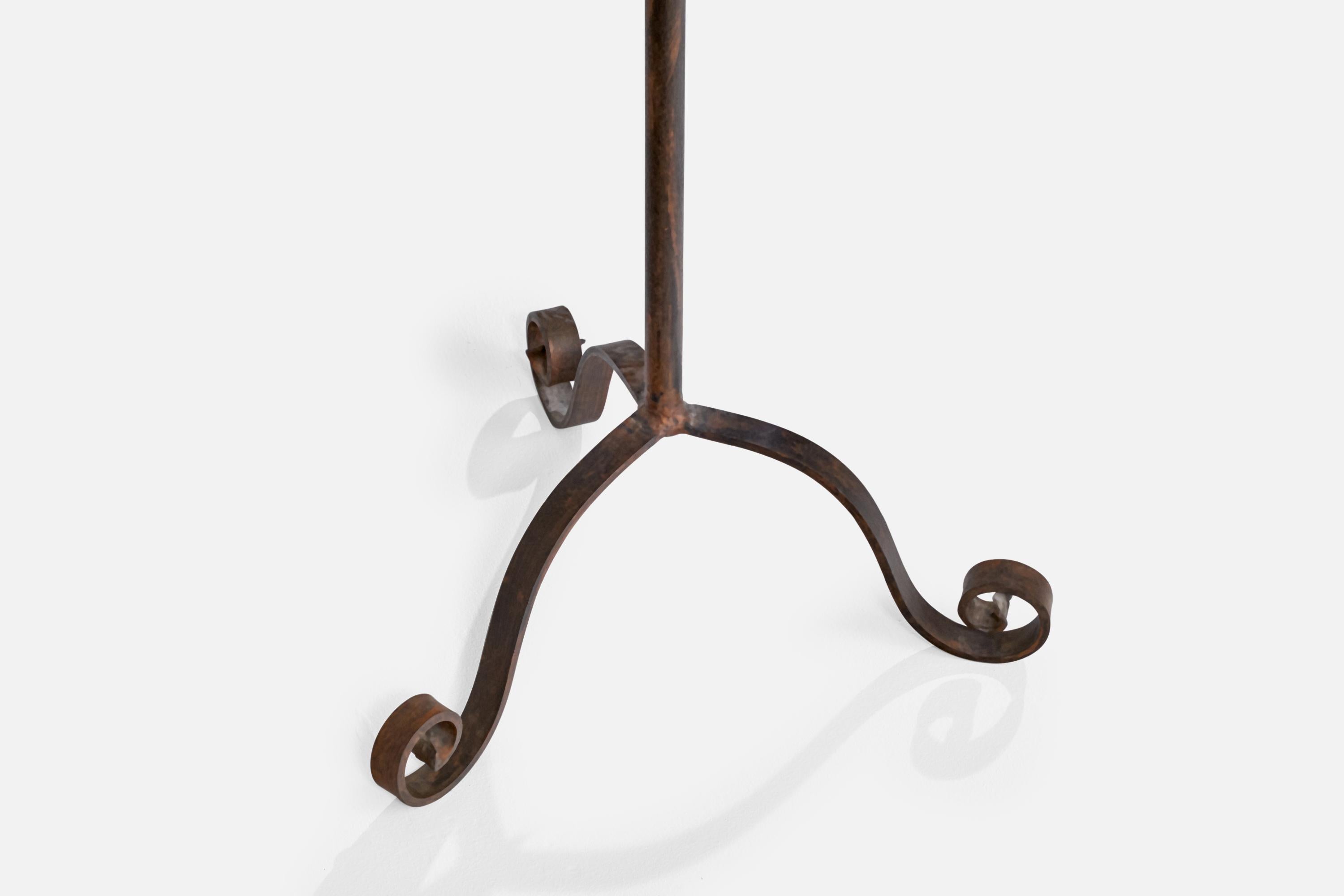 Designer suédois, lampadaire, fer, tissu, Suède, années 1940 en vente 1