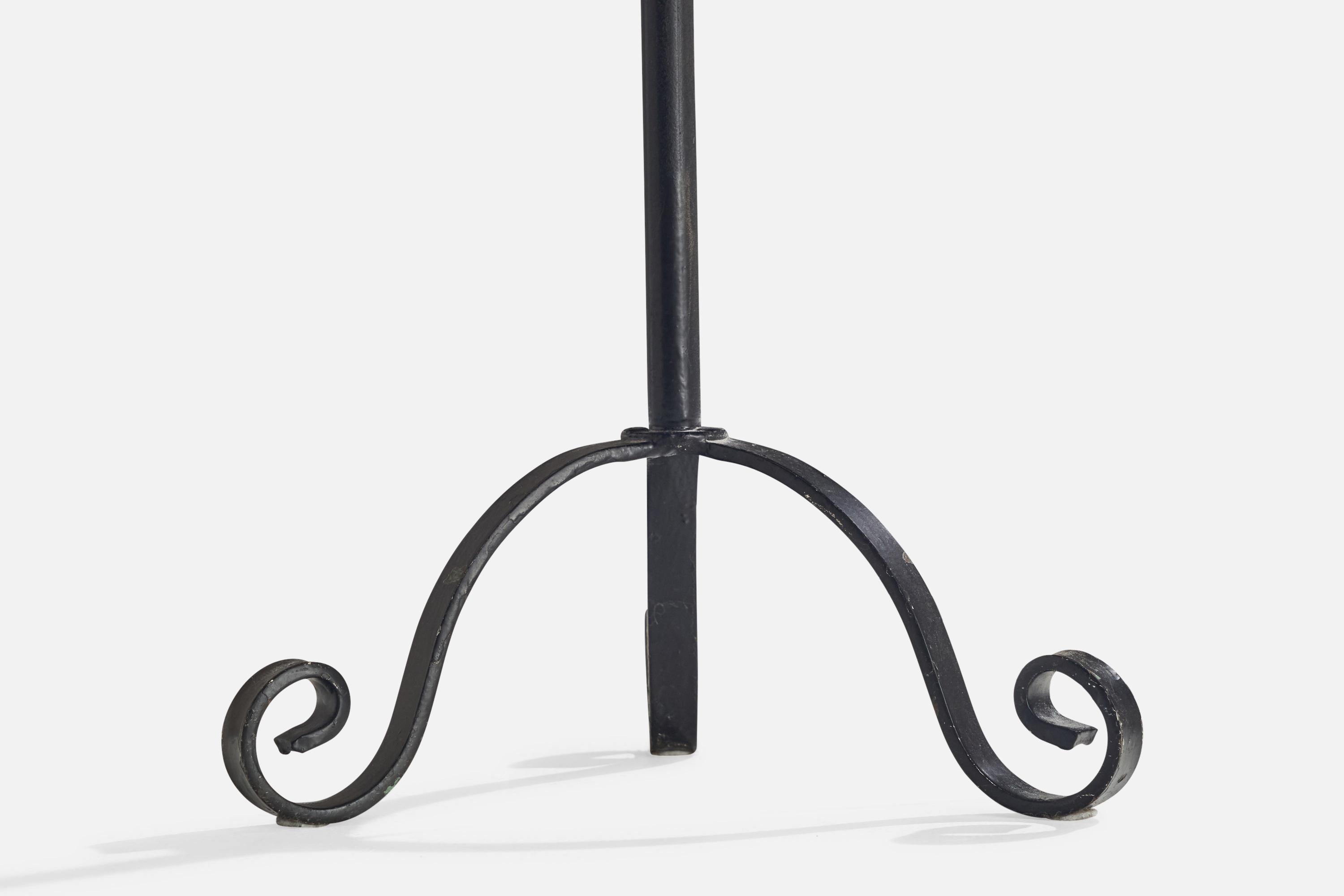 Lampada da terra di design svedese, ferro, tessuto, Svezia, anni '40 in vendita 1