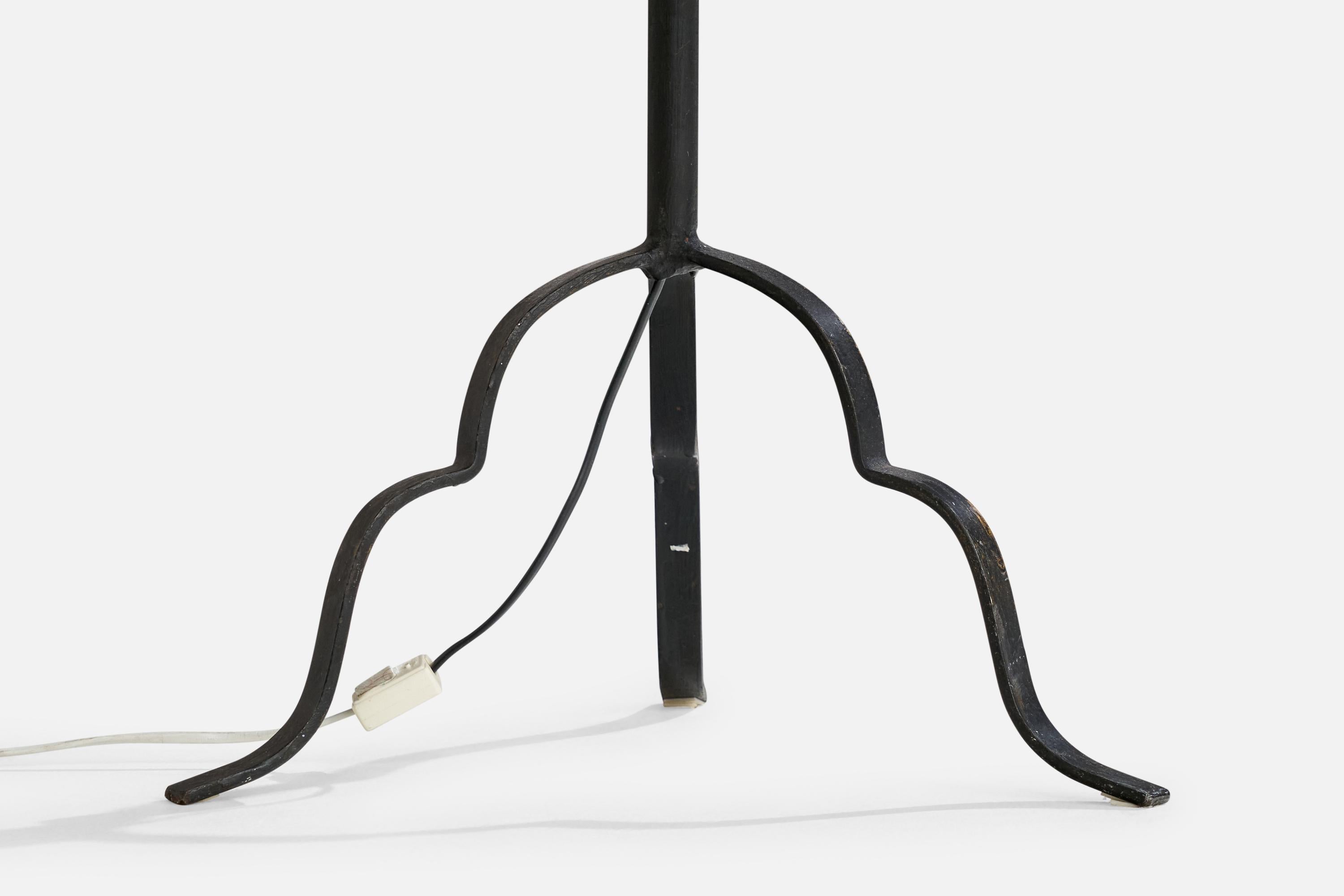 Designer suédois, lampadaire, fer, tissu, Suède, années 1940 en vente 3