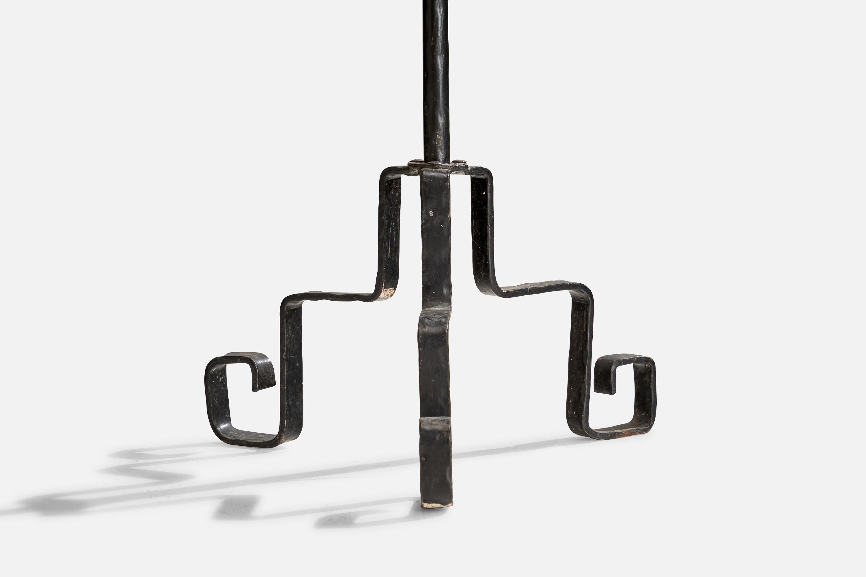 Designer suédois, lampadaire, fer, papier, Suède, années 1940 en vente 2