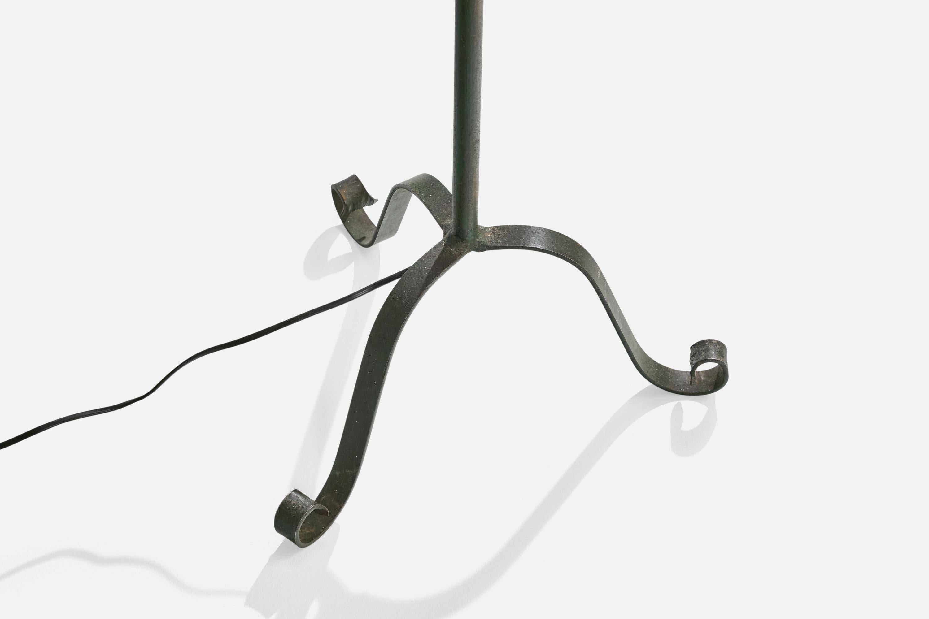 Designer suédois, lampadaire, fer, parchemin, Suède, années 1940 en vente 5