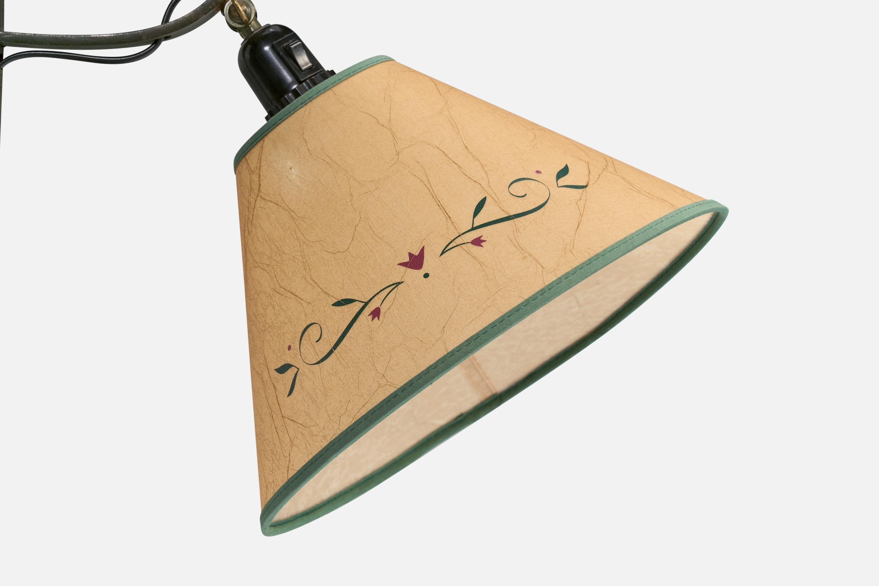 Milieu du XXe siècle Designer suédois, lampadaire, fer, parchemin, Suède, années 1940 en vente