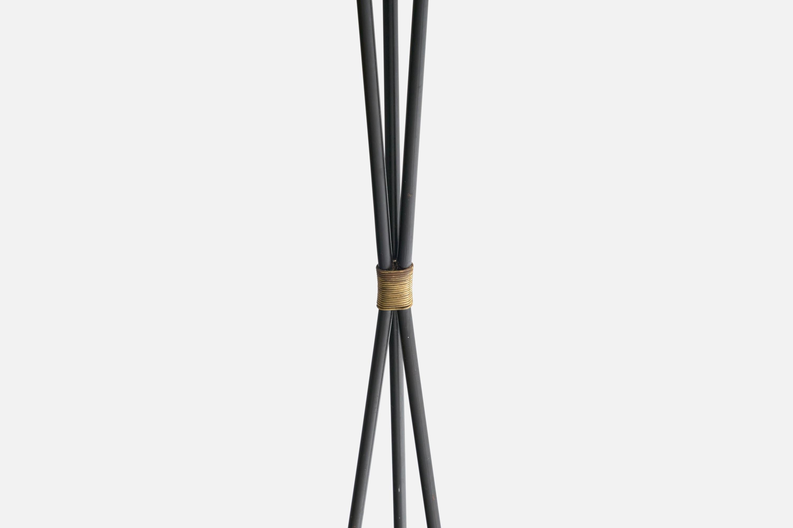 Designer suédois, lampadaire, métal, laiton, tissu, Suède, années 1950 en vente 1