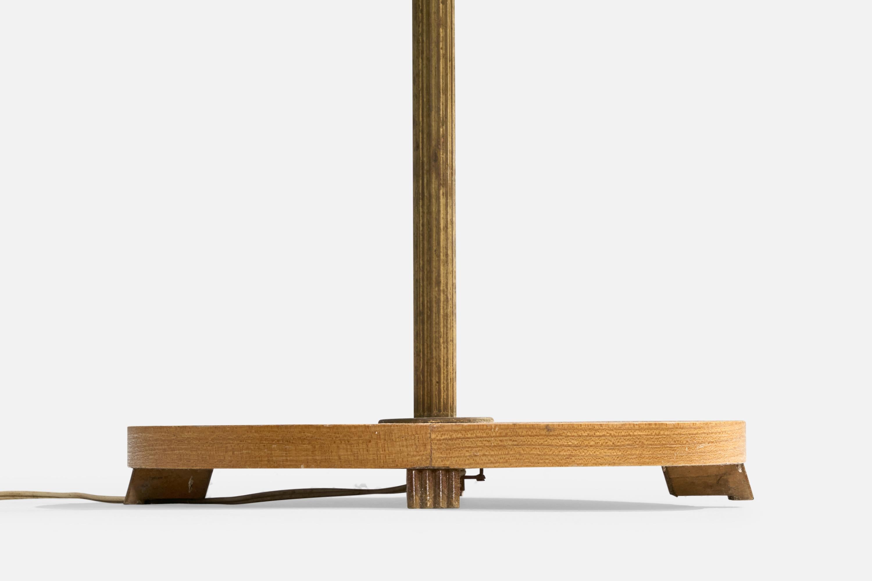 Lampada da terra di design svedese, Oak, ottone, tessuto, Svezia, anni '1930 in vendita 5