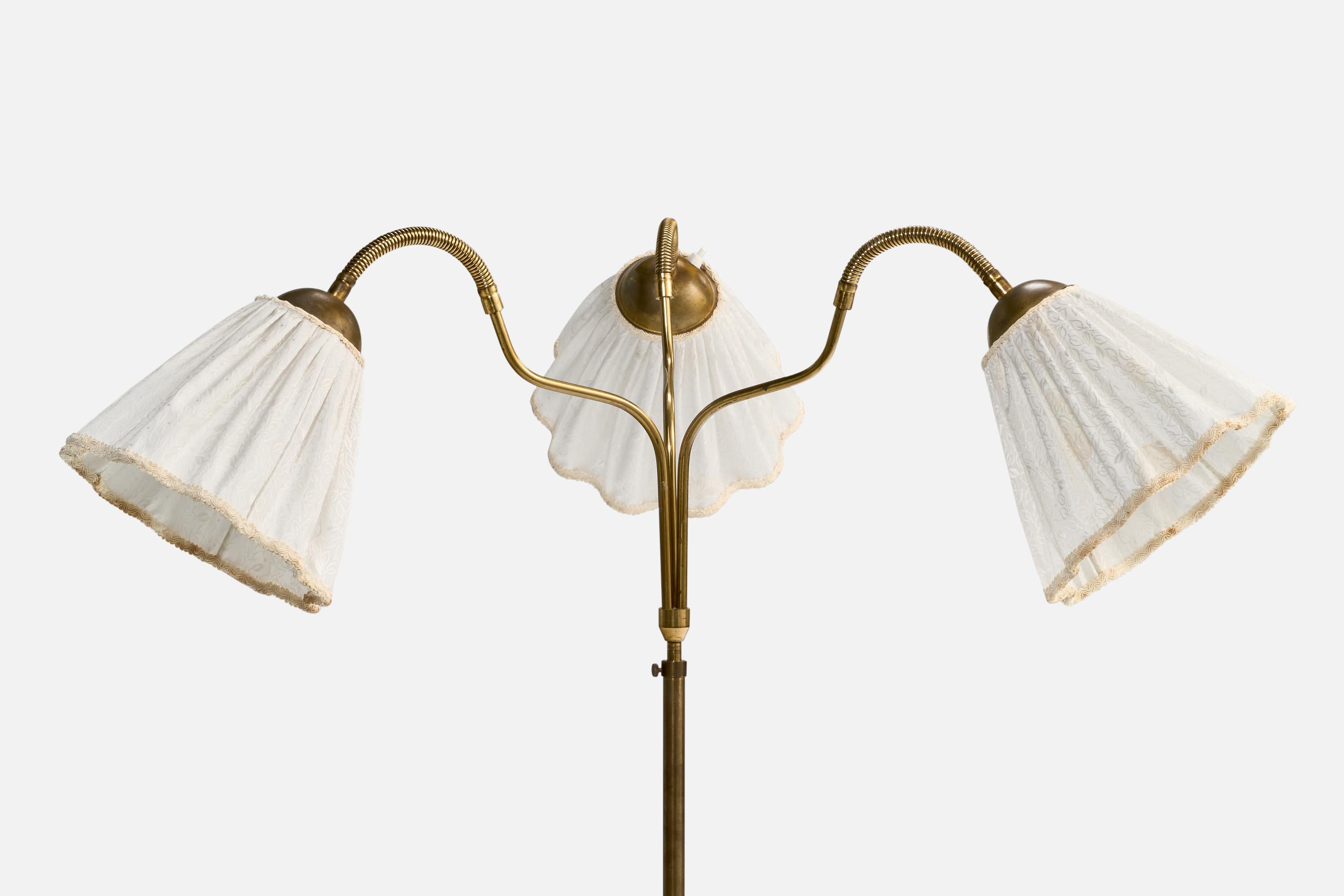Svedese Lampada da terra di design svedese, Oak, ottone, tessuto, Svezia, anni '1930 in vendita