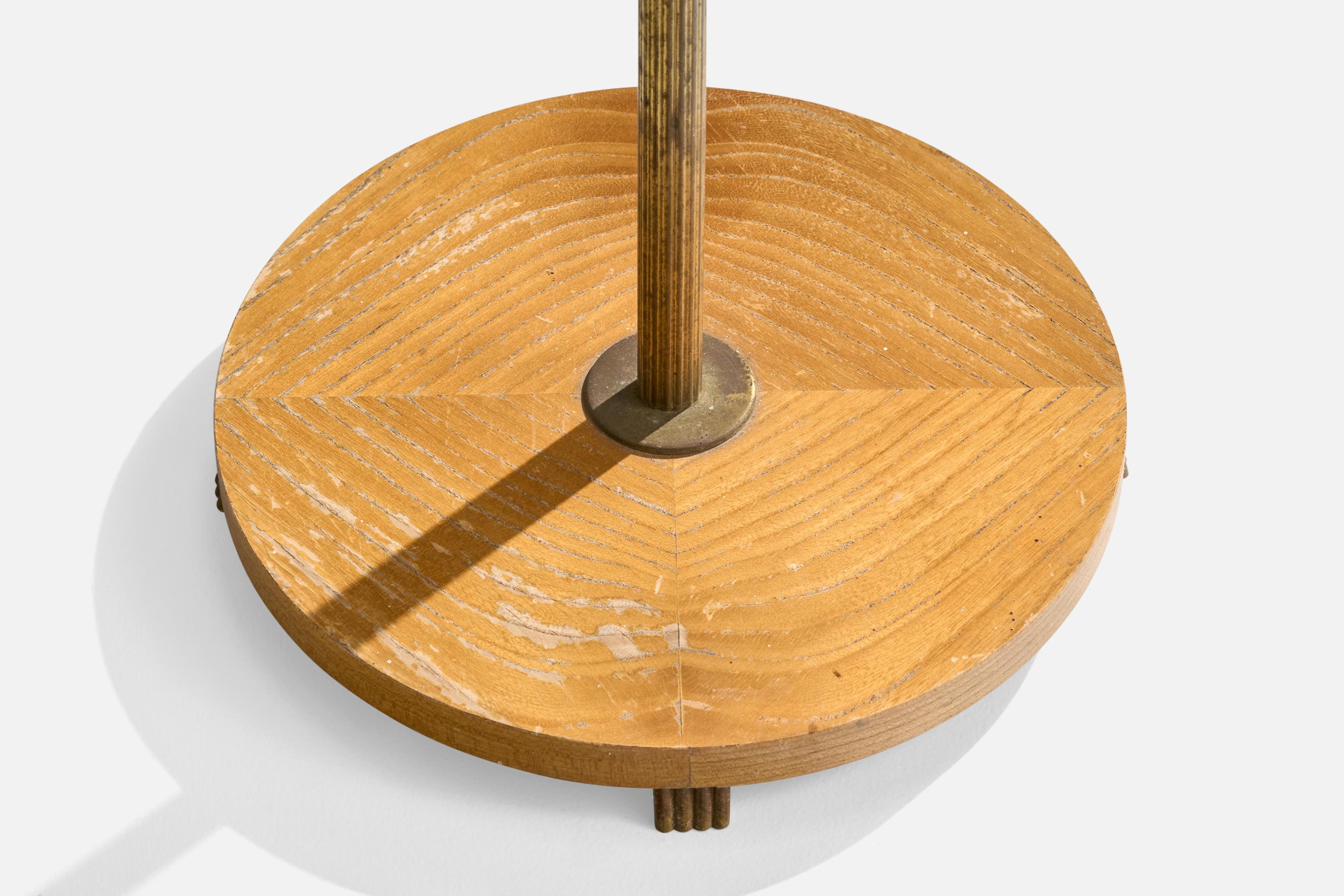 Lampada da terra di design svedese, Oak, ottone, tessuto, Svezia, anni '1930 in vendita 3