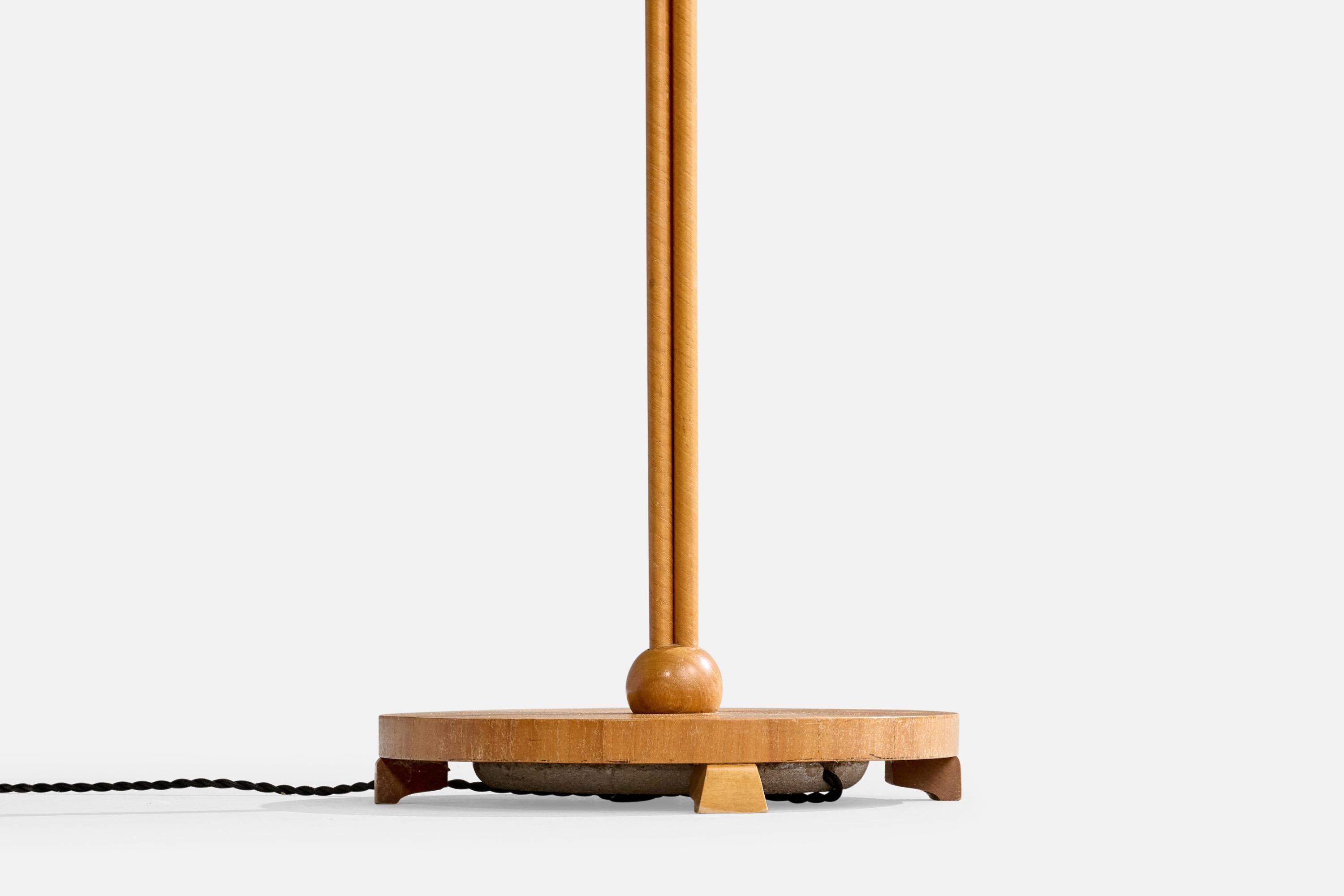 Designer suédois, lampadaire, chêne, laiton, tissu, Suède, années 1940 en vente 4