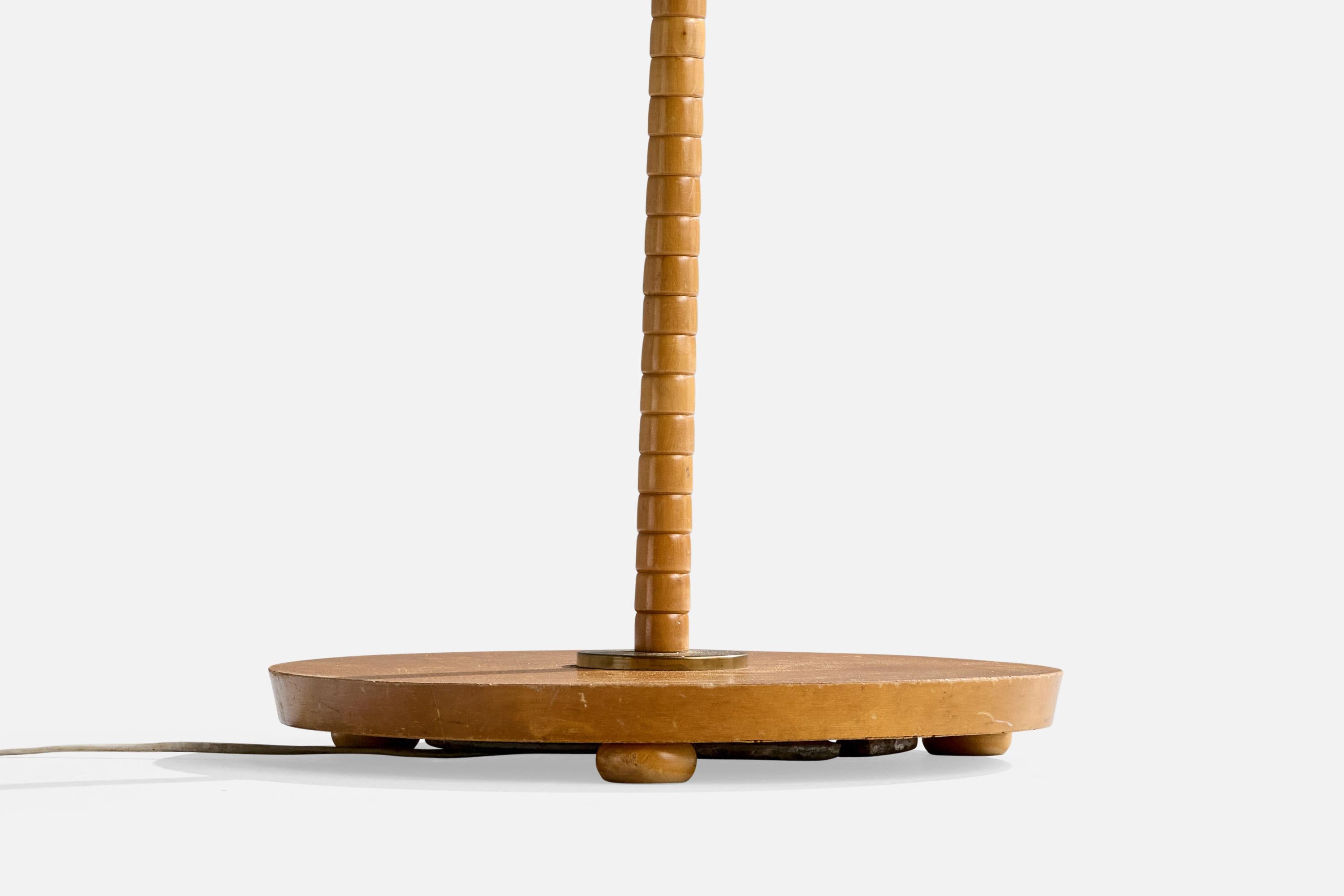 Designer suédois, lampadaire, chêne, laiton, tissu, Suède, années 1940 en vente 2
