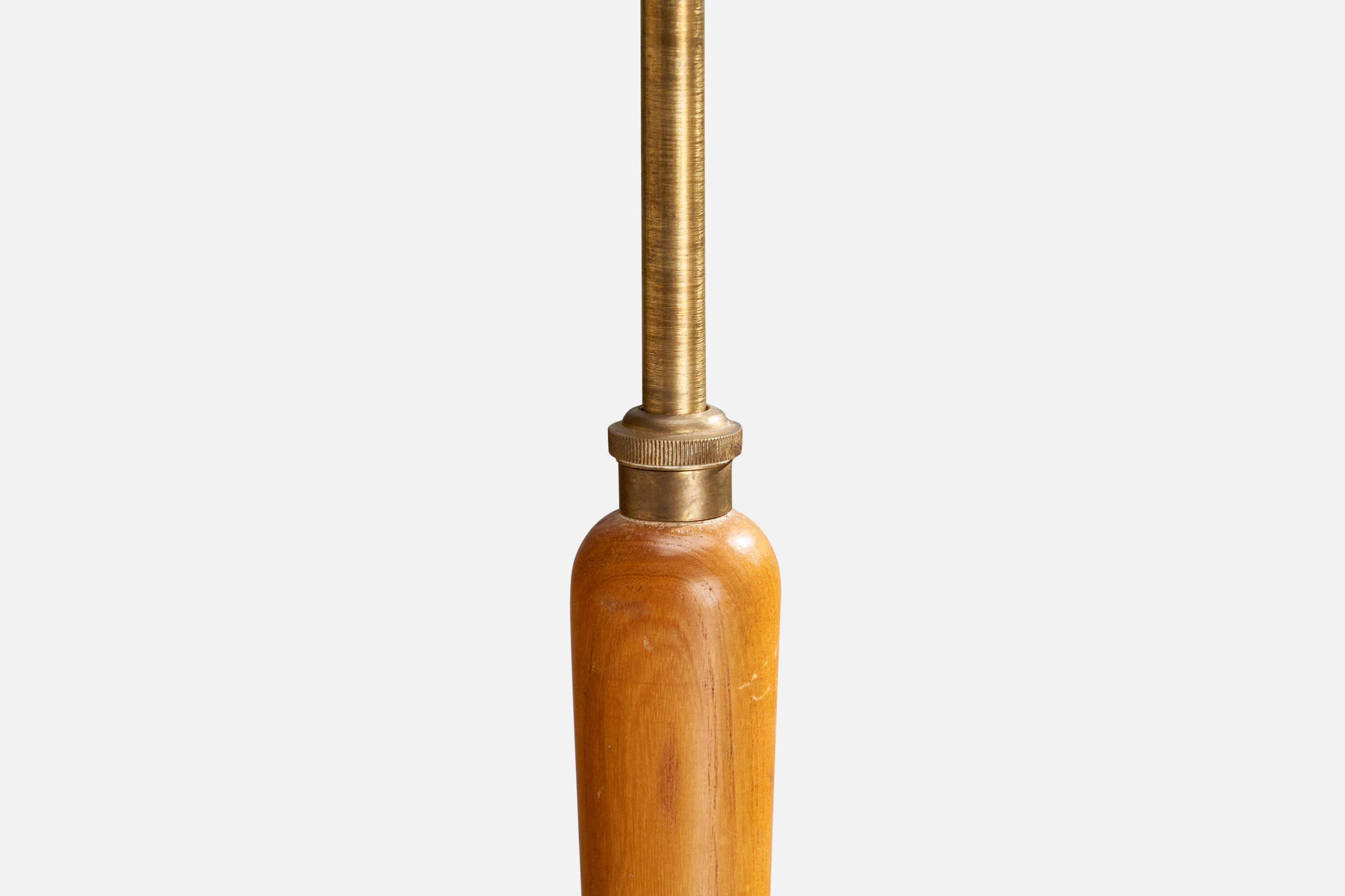 Schwedische Designerin, Stehlampe, Eiche, Messing, Rattan, Schweden, 1930er Jahre im Angebot 1