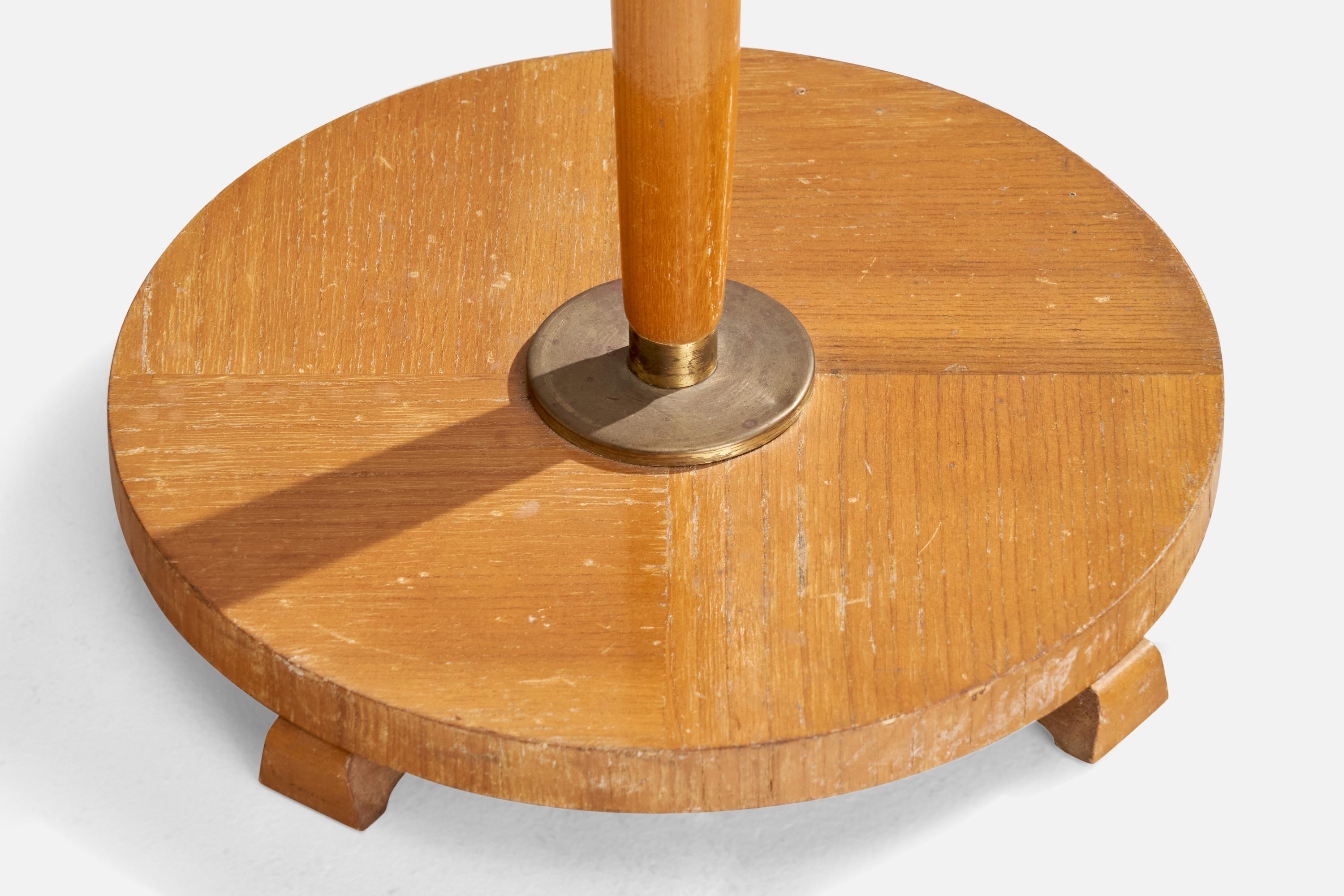 Schwedische Designerin, Stehlampe, Eiche, Messing, Rattan, Schweden, 1930er Jahre im Angebot 3