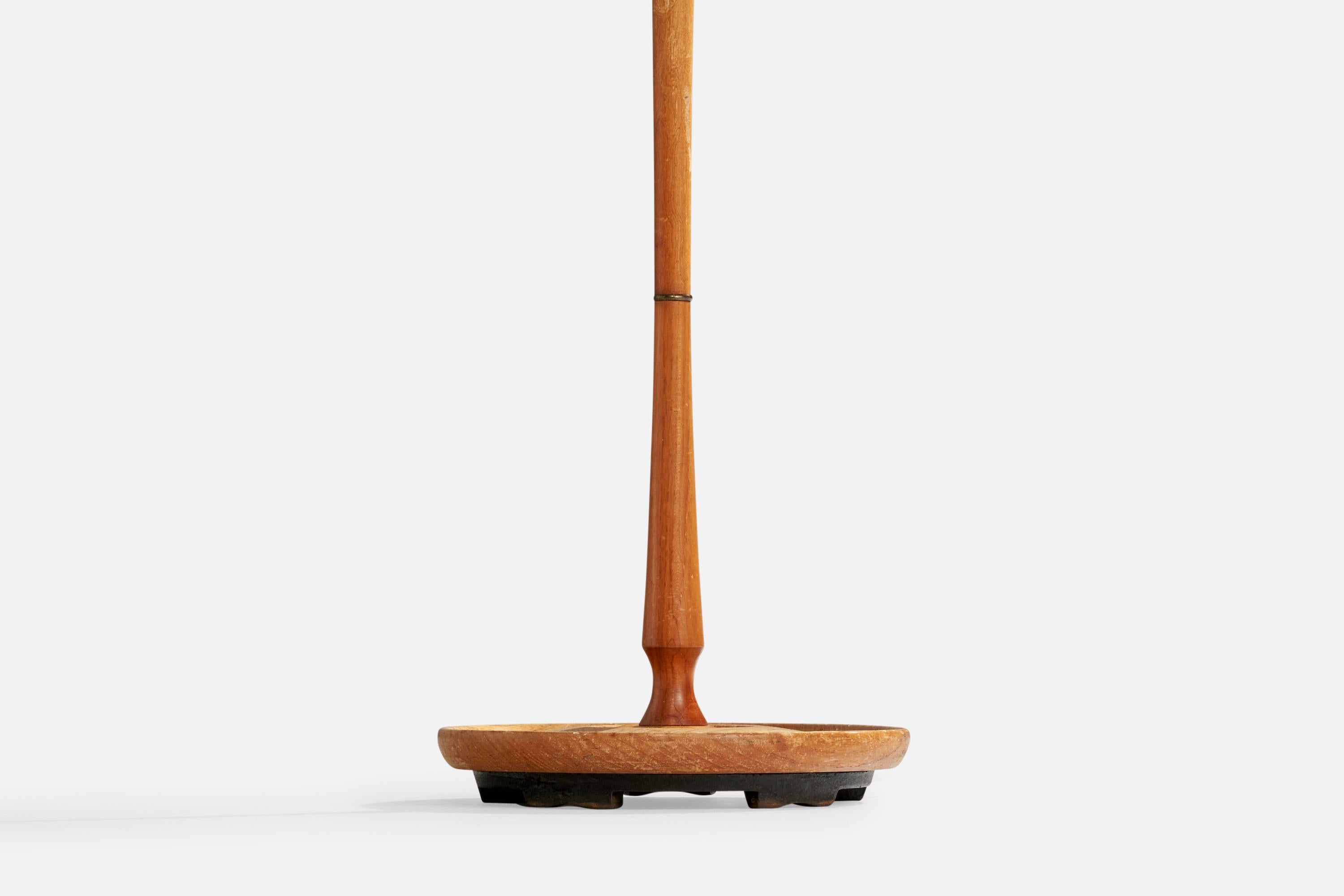 Schwedische Designerin, Stehlampe, Eiche, Stoff, Schweden, 1950er Jahre im Angebot 2