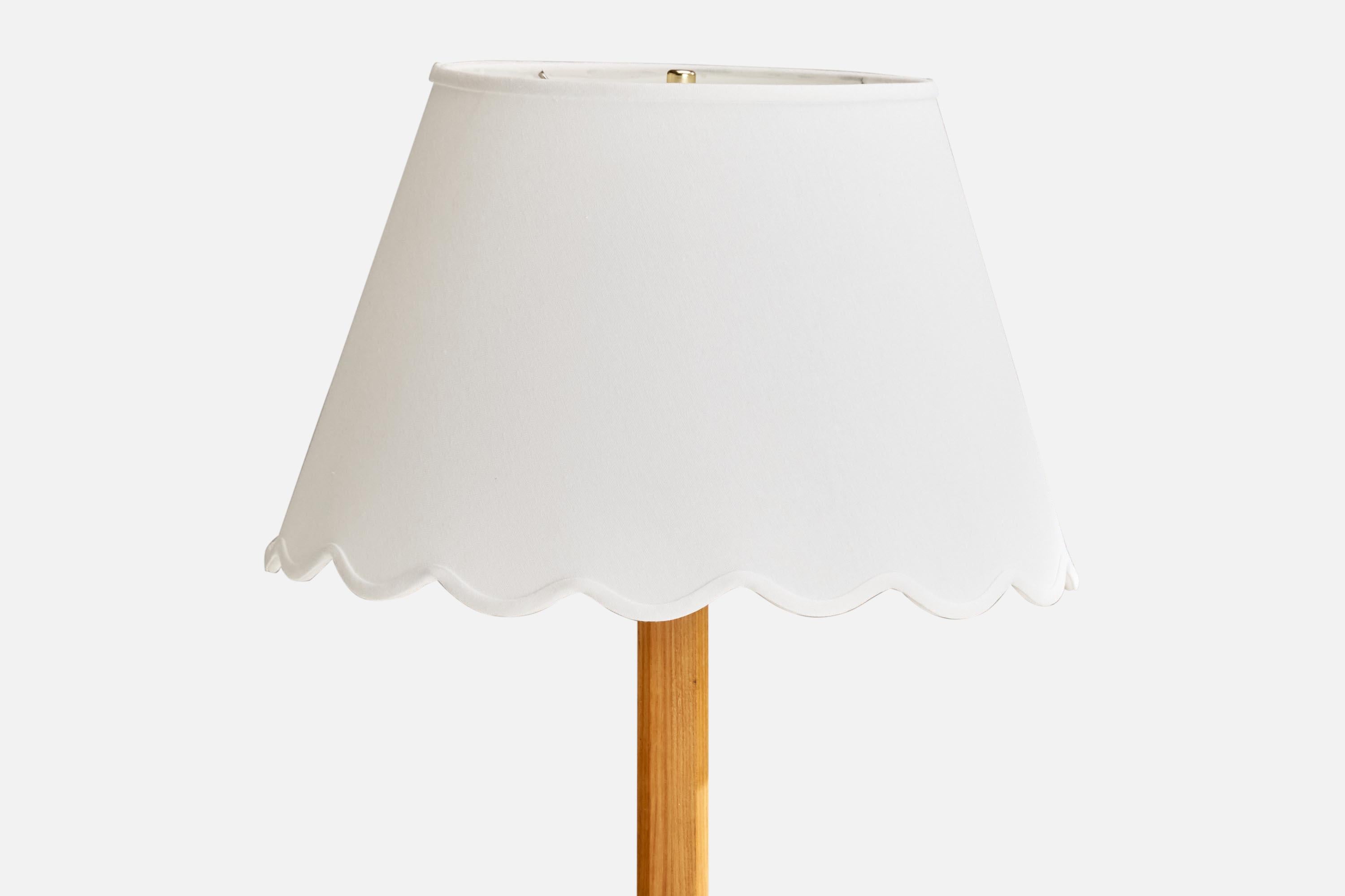 Suédois Designer suédois, lampadaire, chêne, tissu, Suède, années 1970 en vente