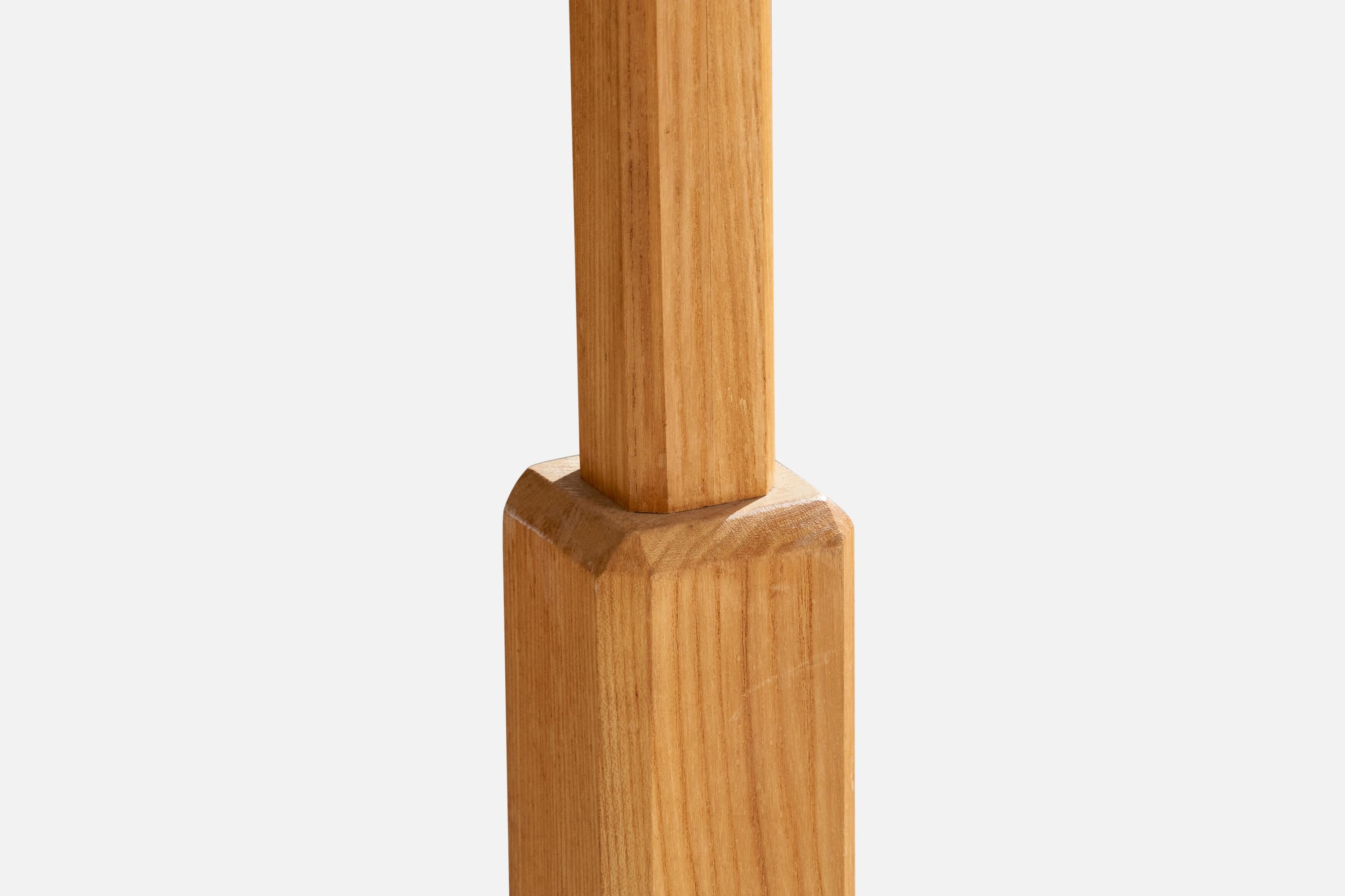 Fin du 20e siècle Designer suédois, lampadaire, chêne, tissu, Suède, années 1970 en vente