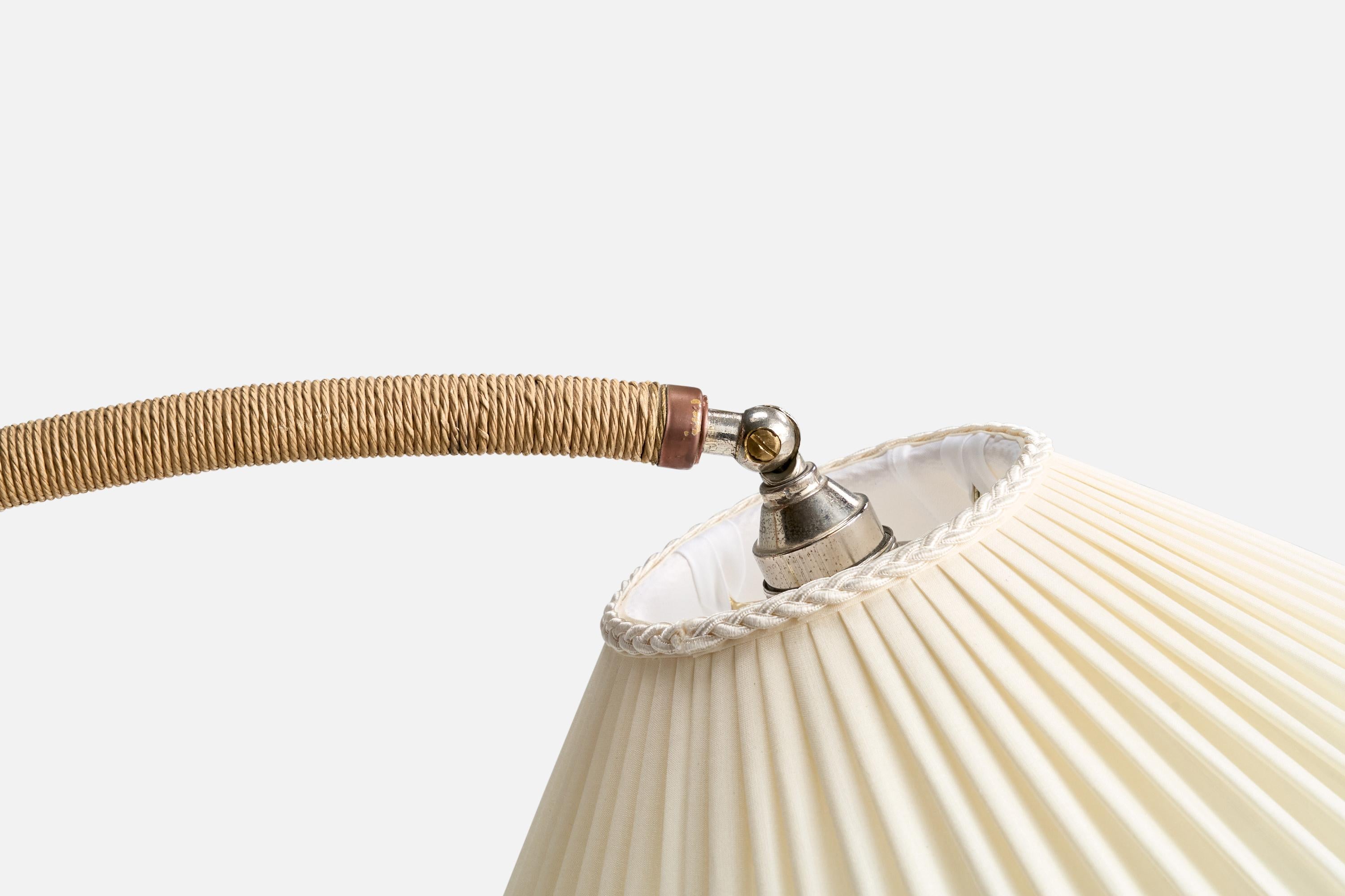 Schwedische Designerin, Stehlampe, Eiche, Metall, Kordel, Stoff, Schweden, 1940er Jahre im Angebot 1