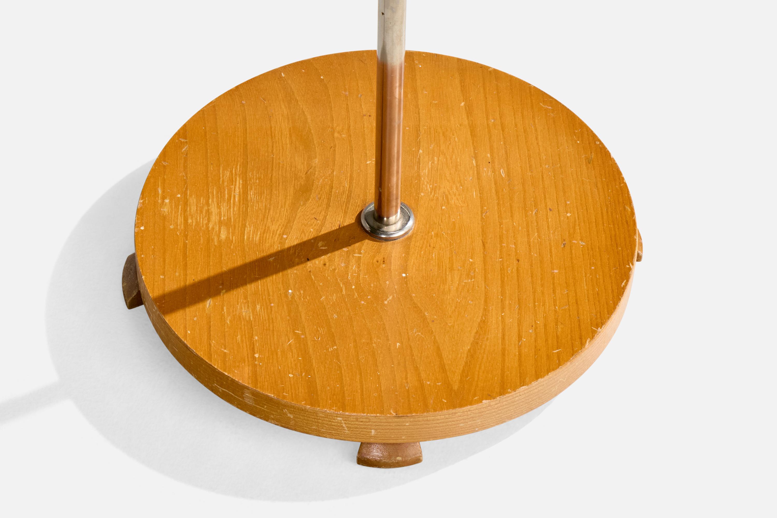 Métal Designer suédois, lampadaire, chêne, métal, tissu, Suède, années 1930 en vente