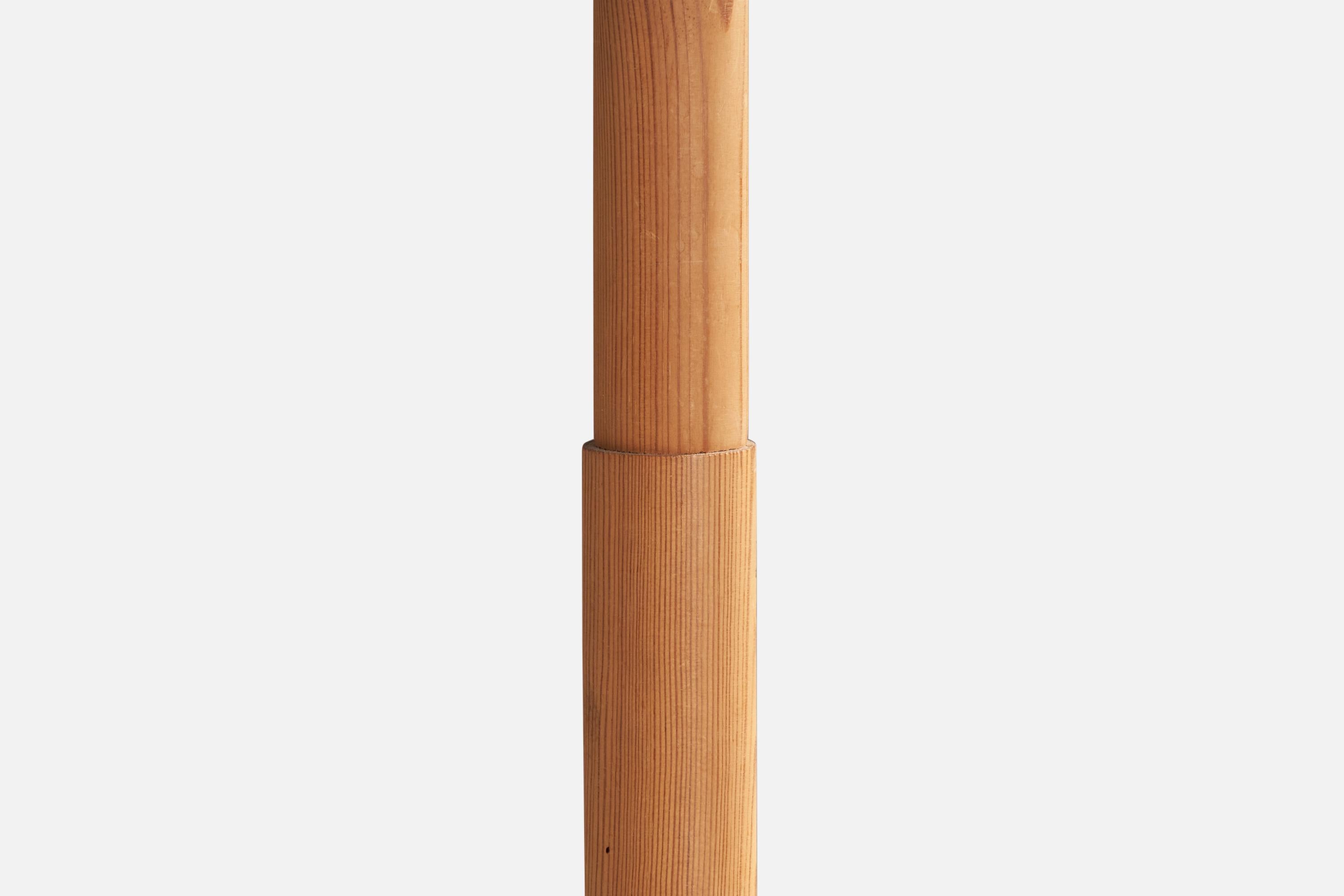 Lampada da terra di design svedese, pino, tessuto, ottone, Svezia, anni '70 in vendita 1