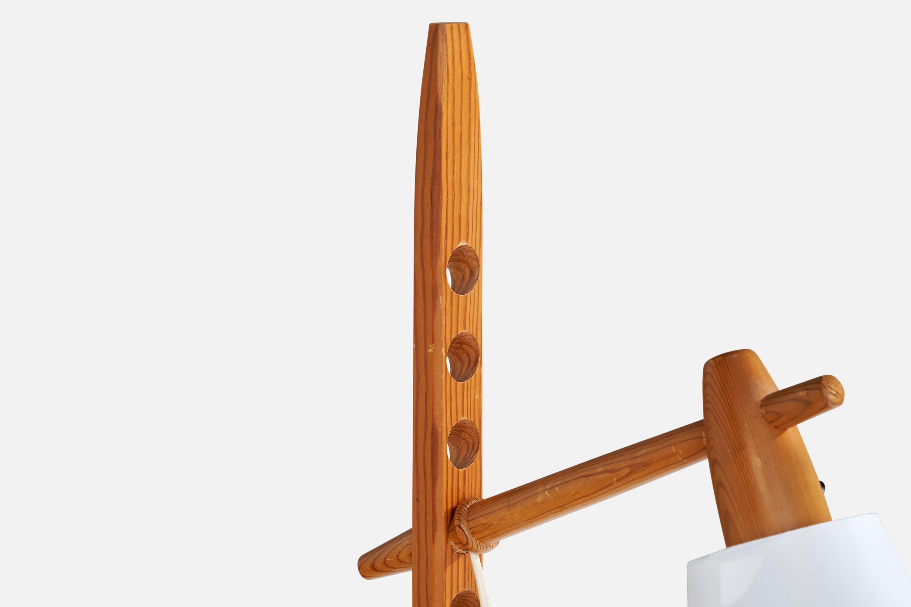 Fin du 20e siècle Designer suédois, lampadaire, pin, tissu, Suède, 1970 en vente