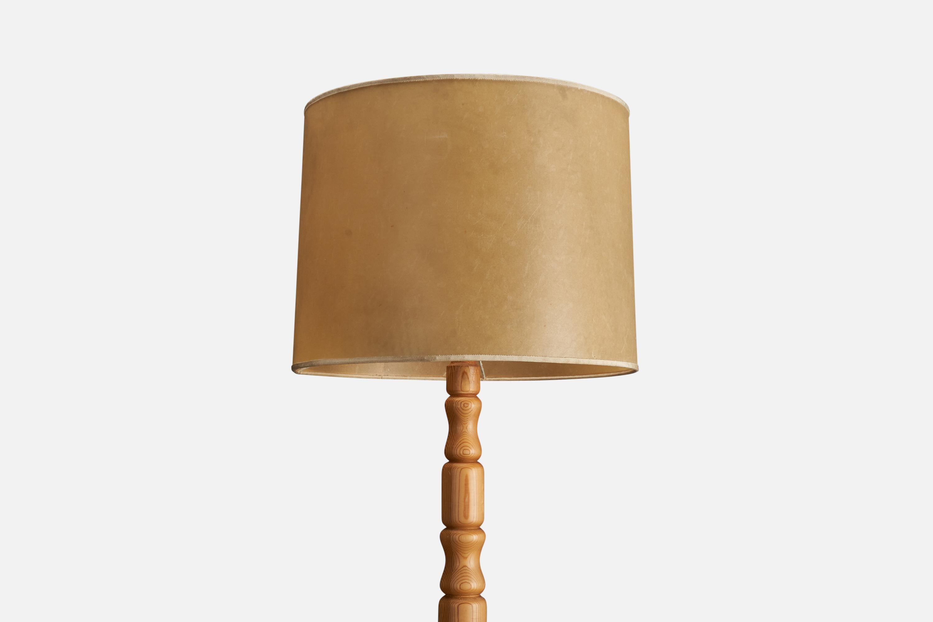 Swedish Designer, Floor Lamp with Table, Pine, Paper, Sweden, 1970s In Good Condition For Sale In High Point, NC